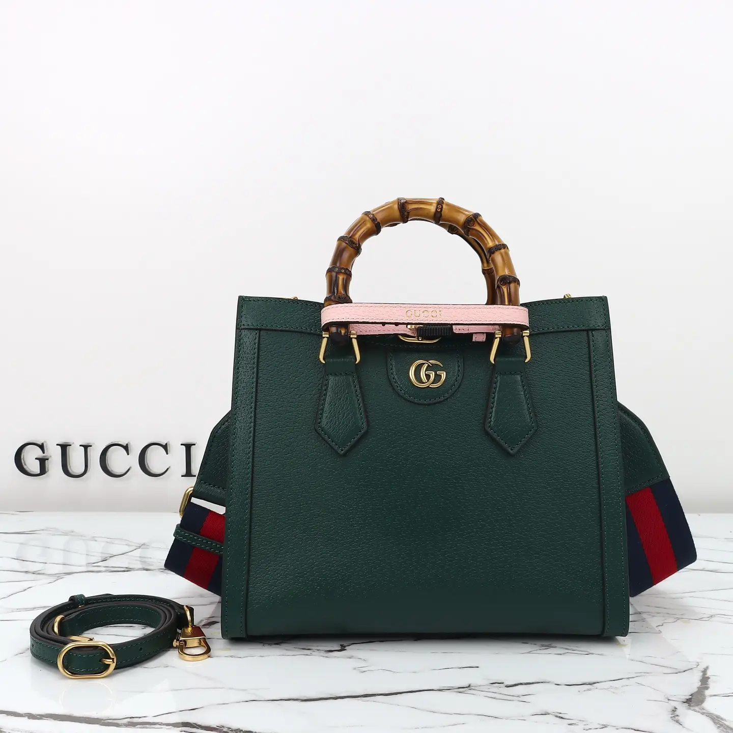 Gucci， Original leather, model number 702721, dark green size