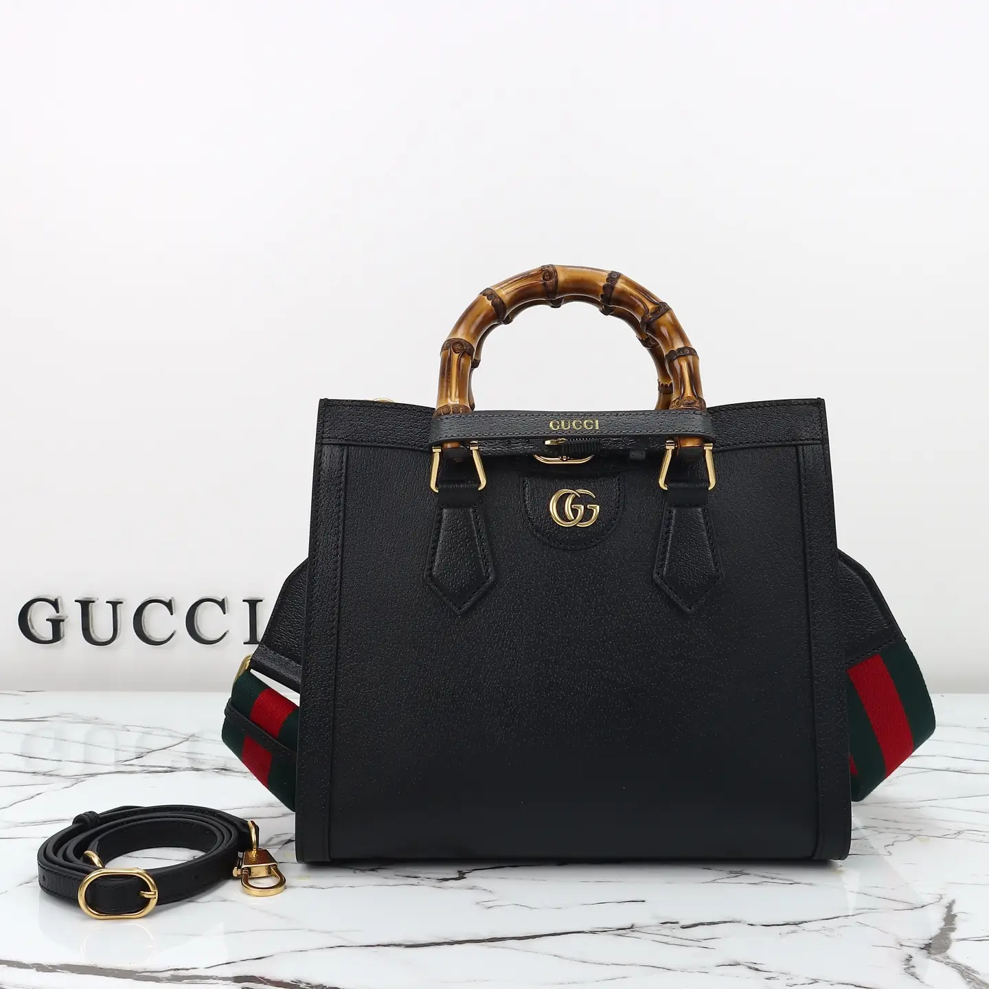 Gucci， Original leather, model number 702721 grams leather size