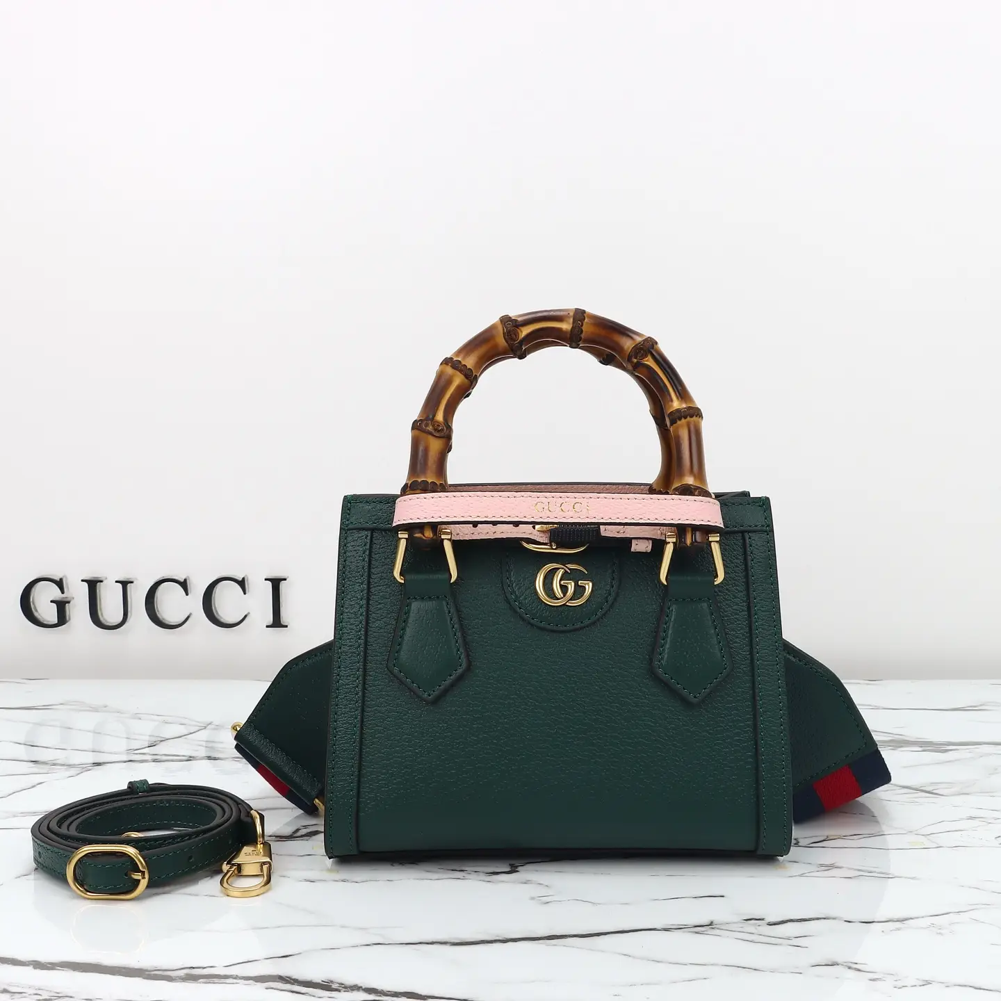 Gucci， Original leather, model number 702732, dark green size
