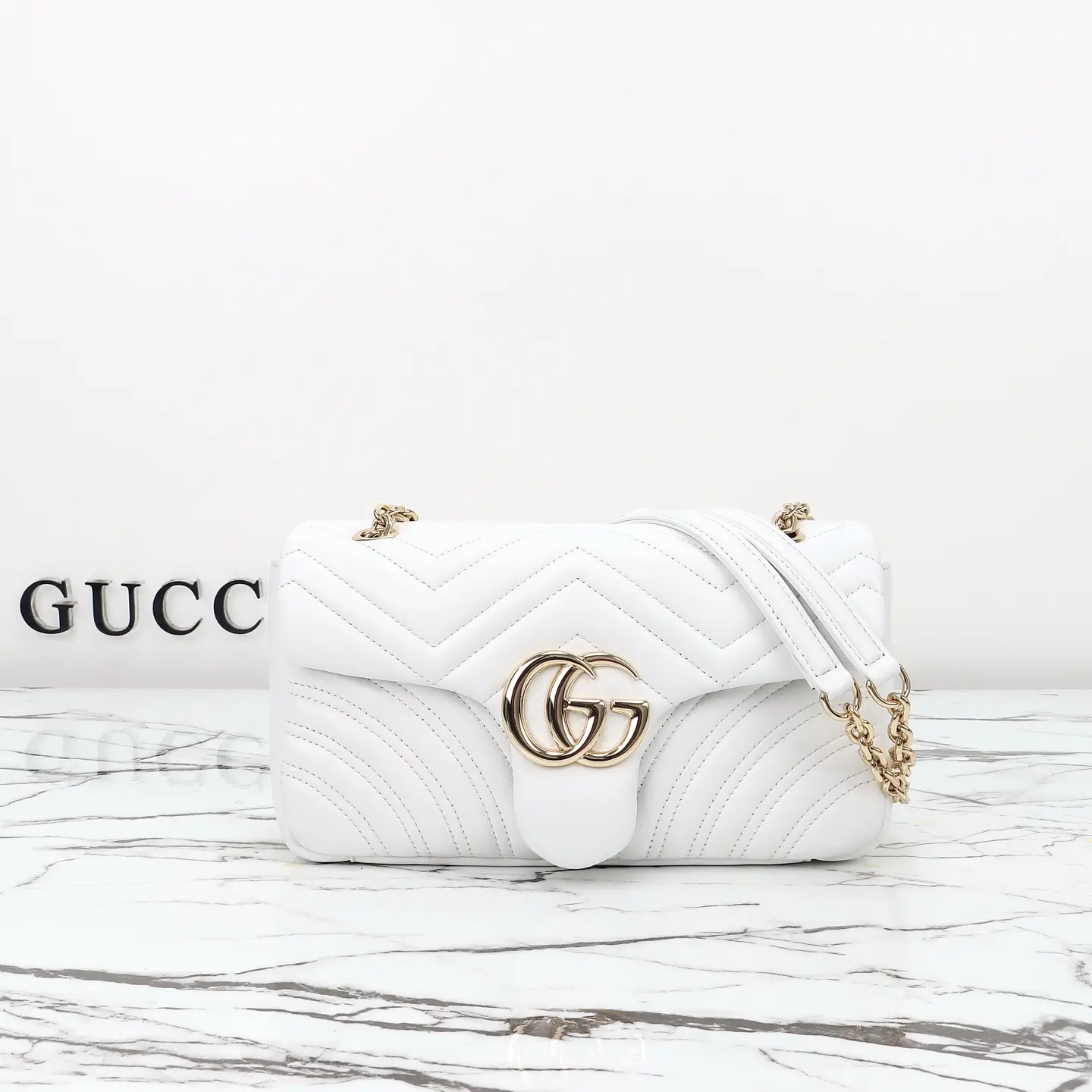 Gucci， Original leather, model number 837267, white leather size