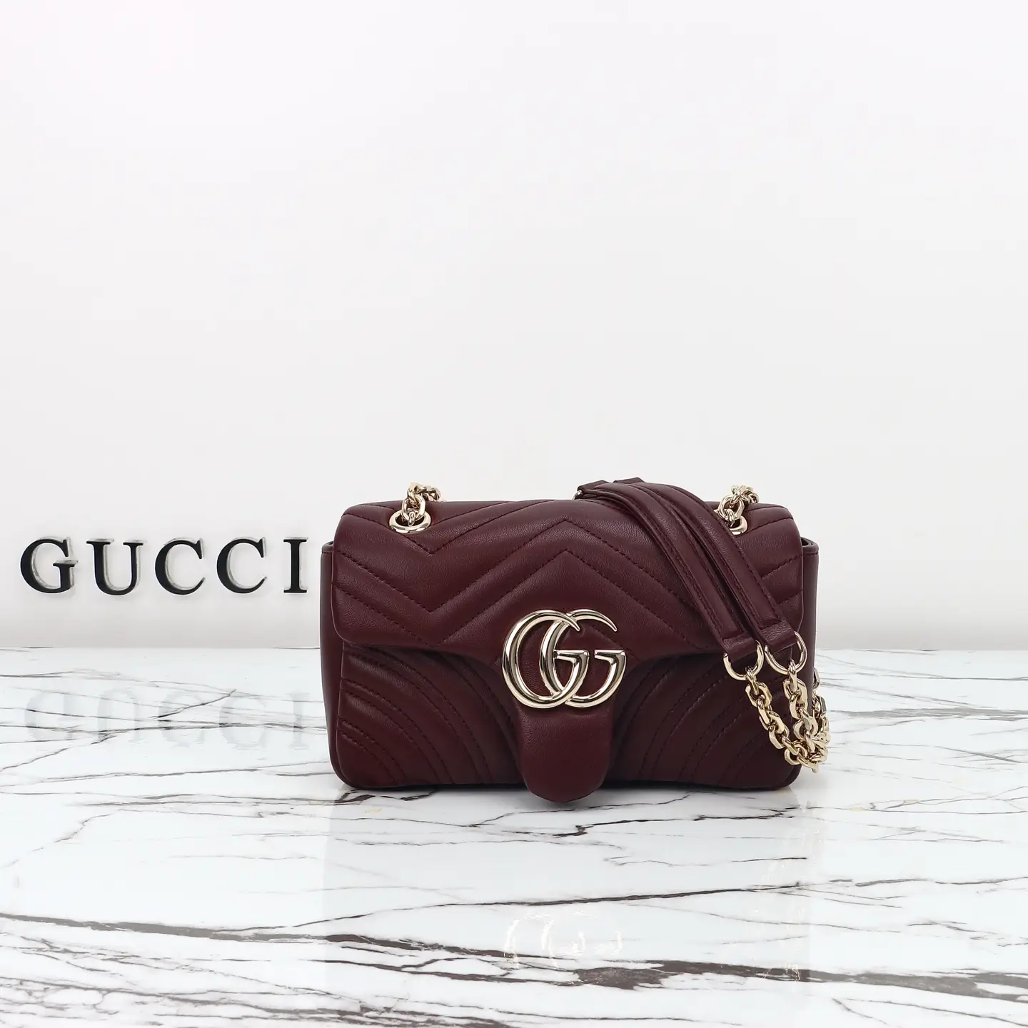 Gucci， Original leather, model number 837280 Ankela Red