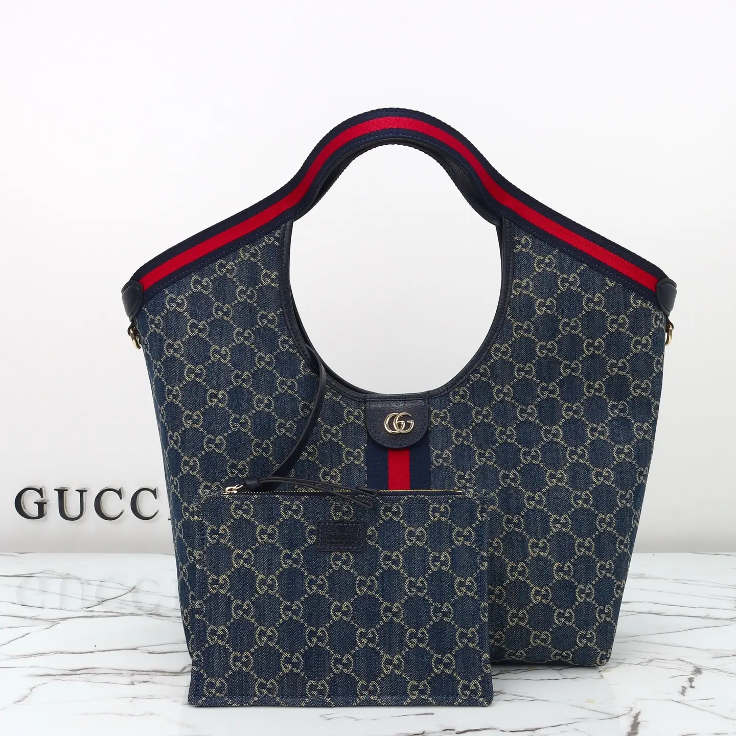 Gucci， Original leather, model number 853972, blue fabric size