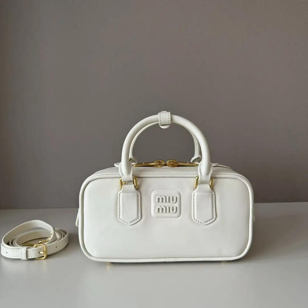 New version, white 5BB142, Miu's new bowling bag, mainly promoted on the official website, will be discontinued this year