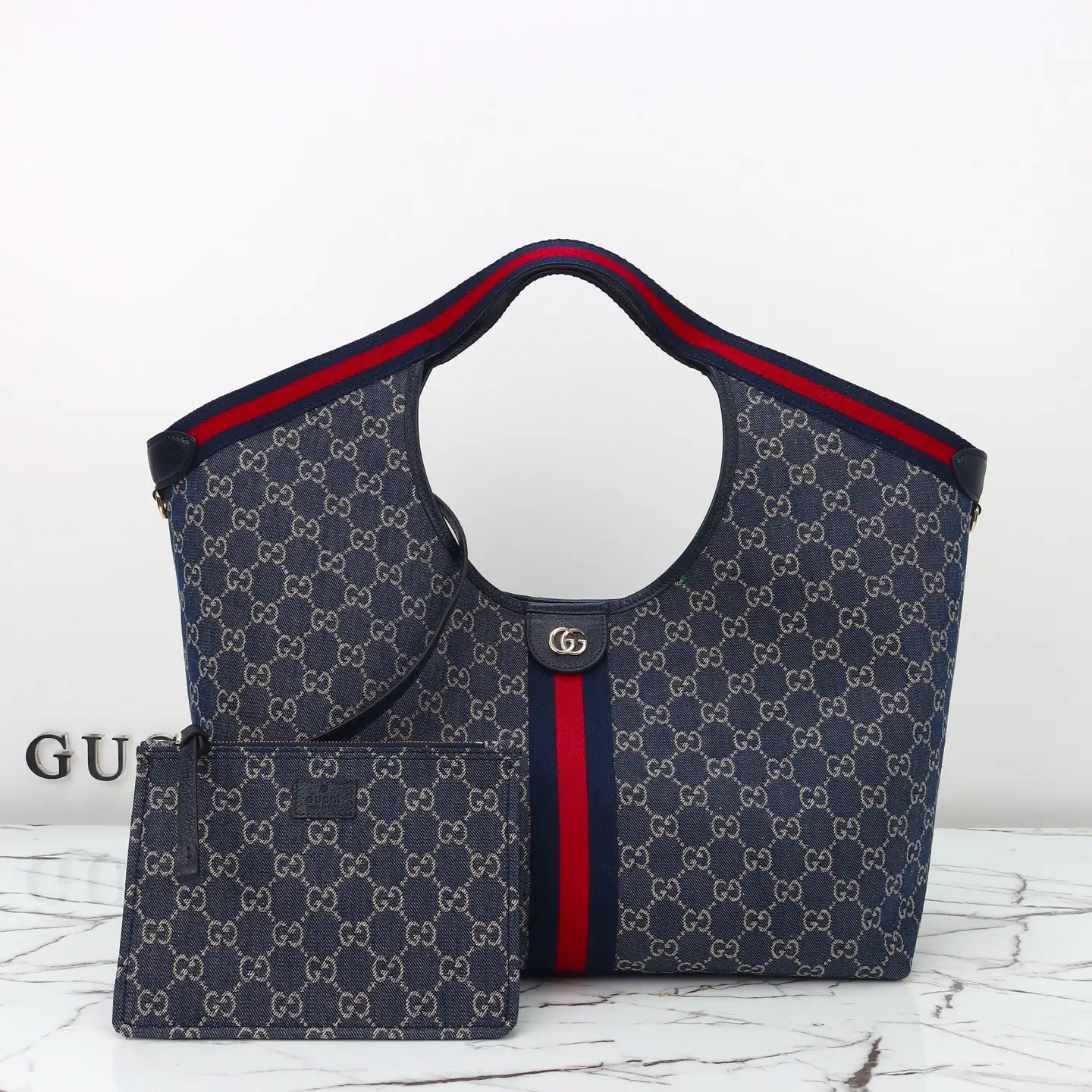 Gucci， Original leather, model number 853971, blue fabric size