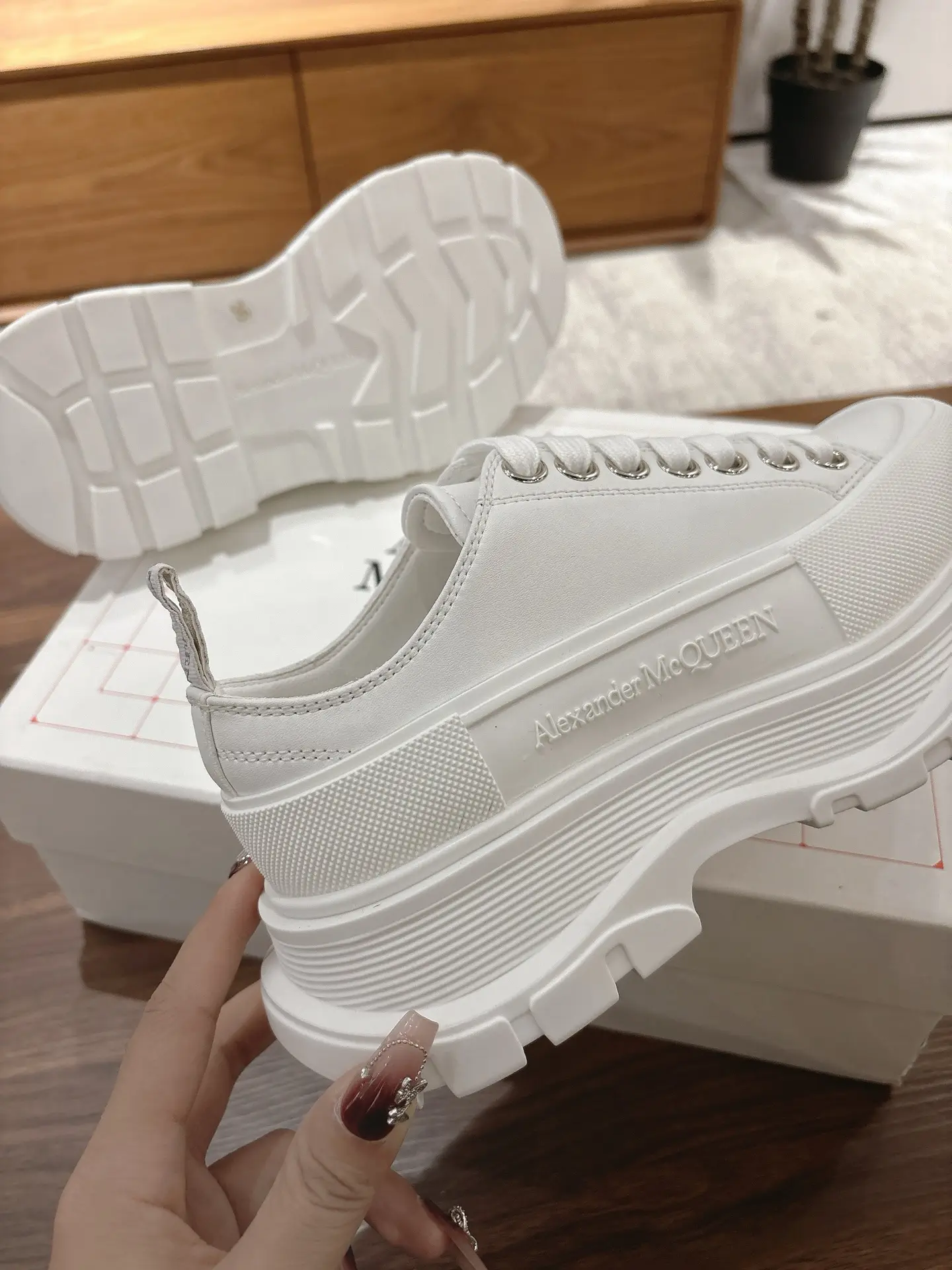Leather style
Female style￥
Men's style ¥ 320
Top quality, inspection free products (with