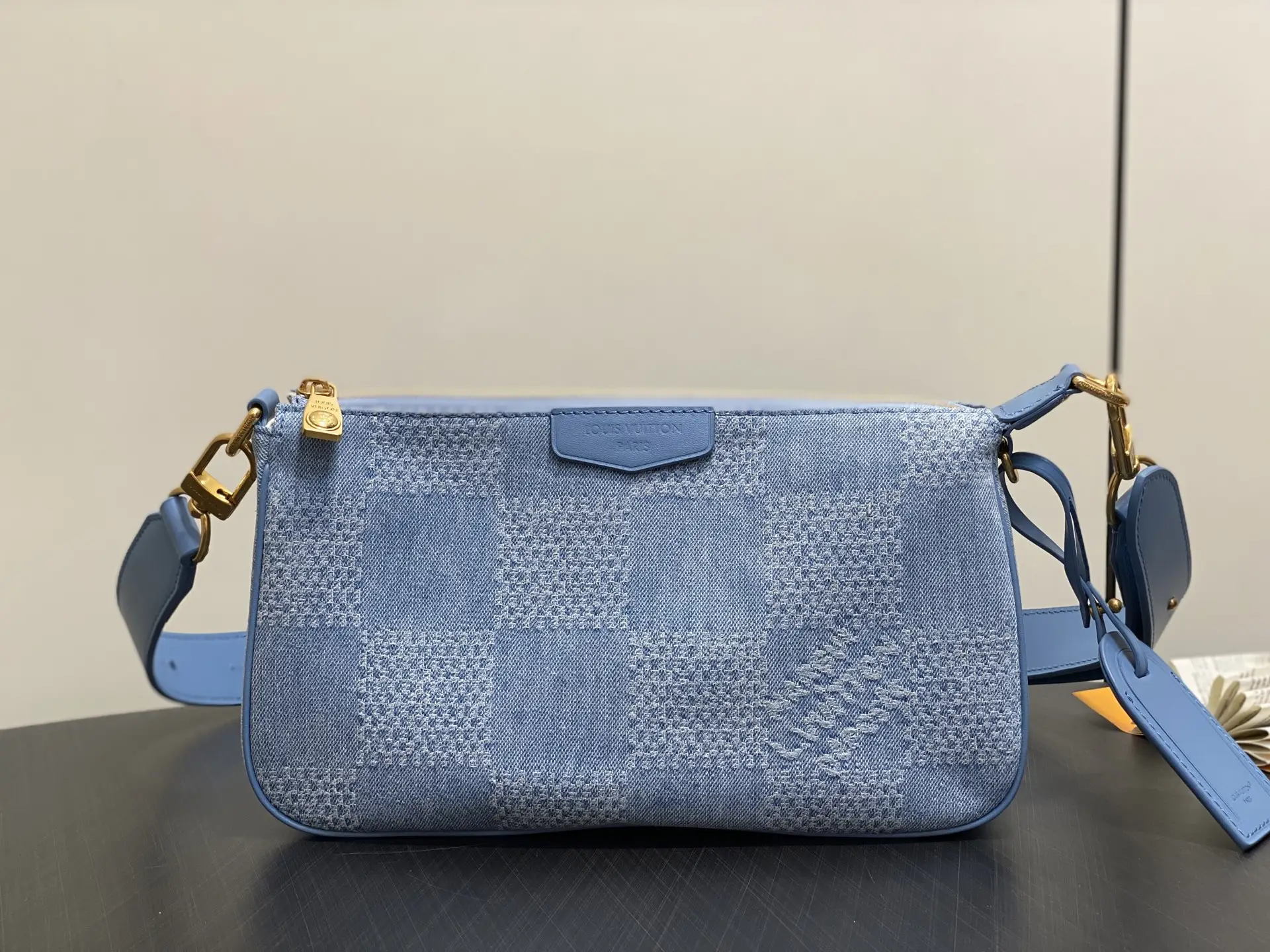 N00204, N00240 Blue checkered denim denim men's bag mailman bag POCHE