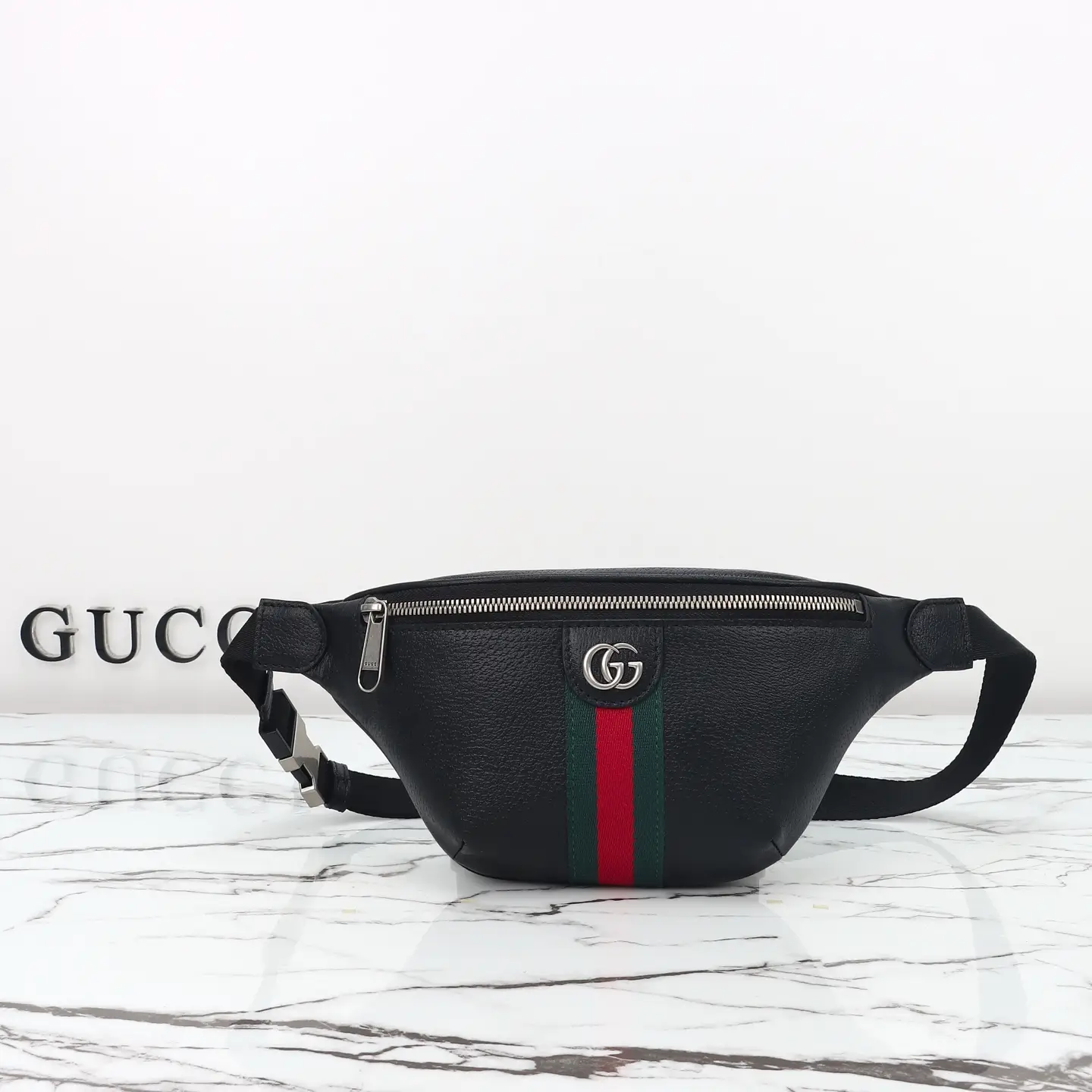 Gucci， Original leather, model number 839106 grams leather size: width 30x
