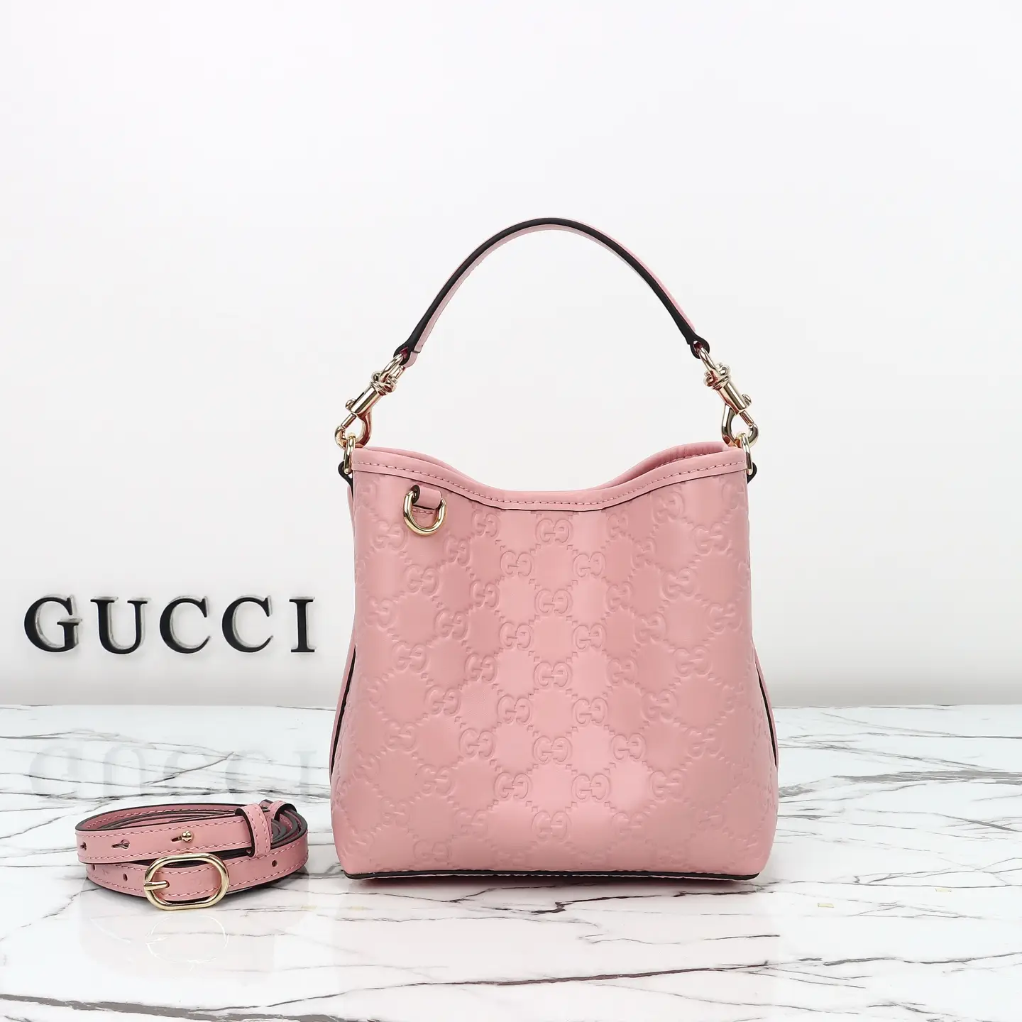 Gucci， Original leather, model number 815118 powder press