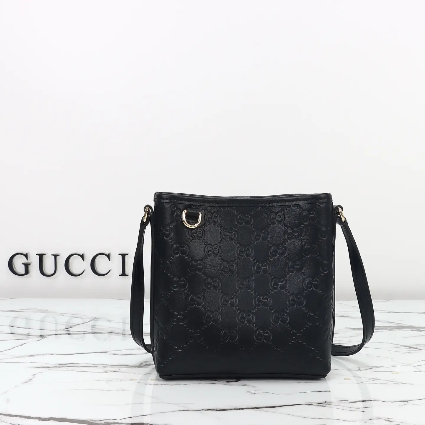 Gucci， Original leather, model number 847090 grams press