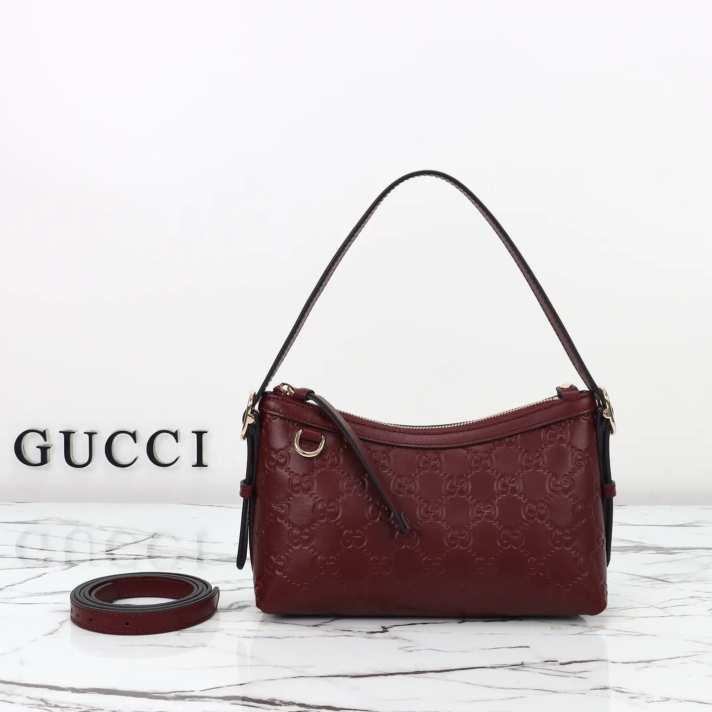 Gucci， Original leather, model number 847450, red pressure