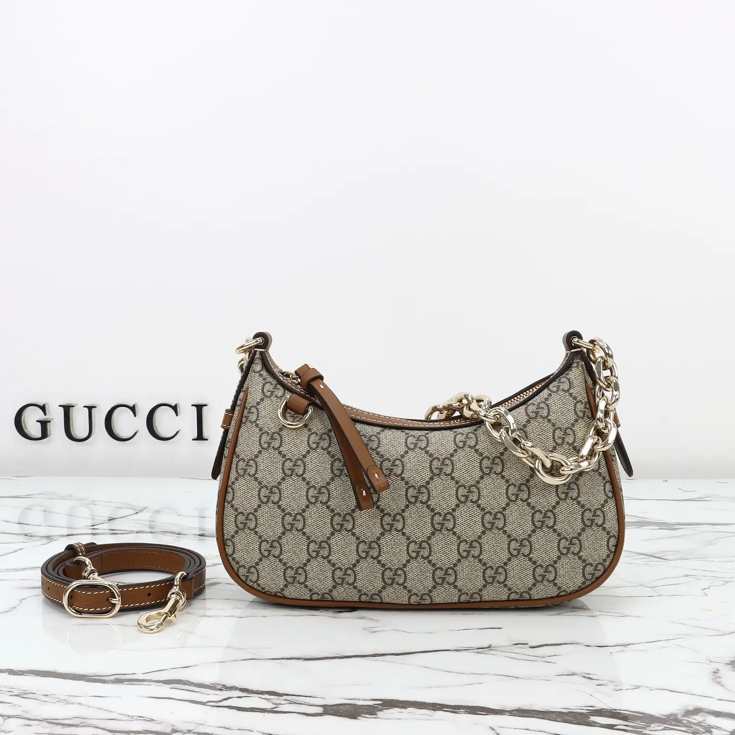 Gucci， Original leather, style 847447 apricot brown size: 24x wide