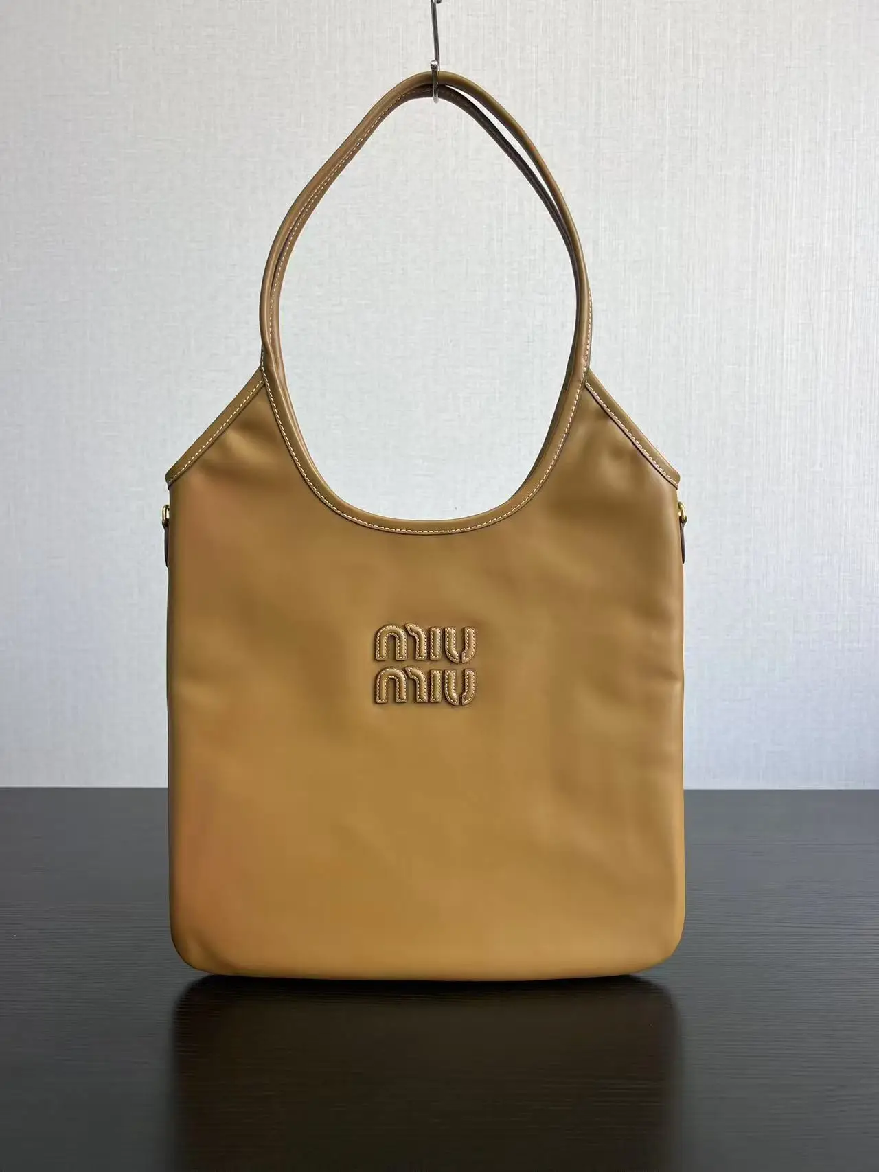 Full skin brown
Isetan Limited Edition Underarm Bag
September on Isetan Popup