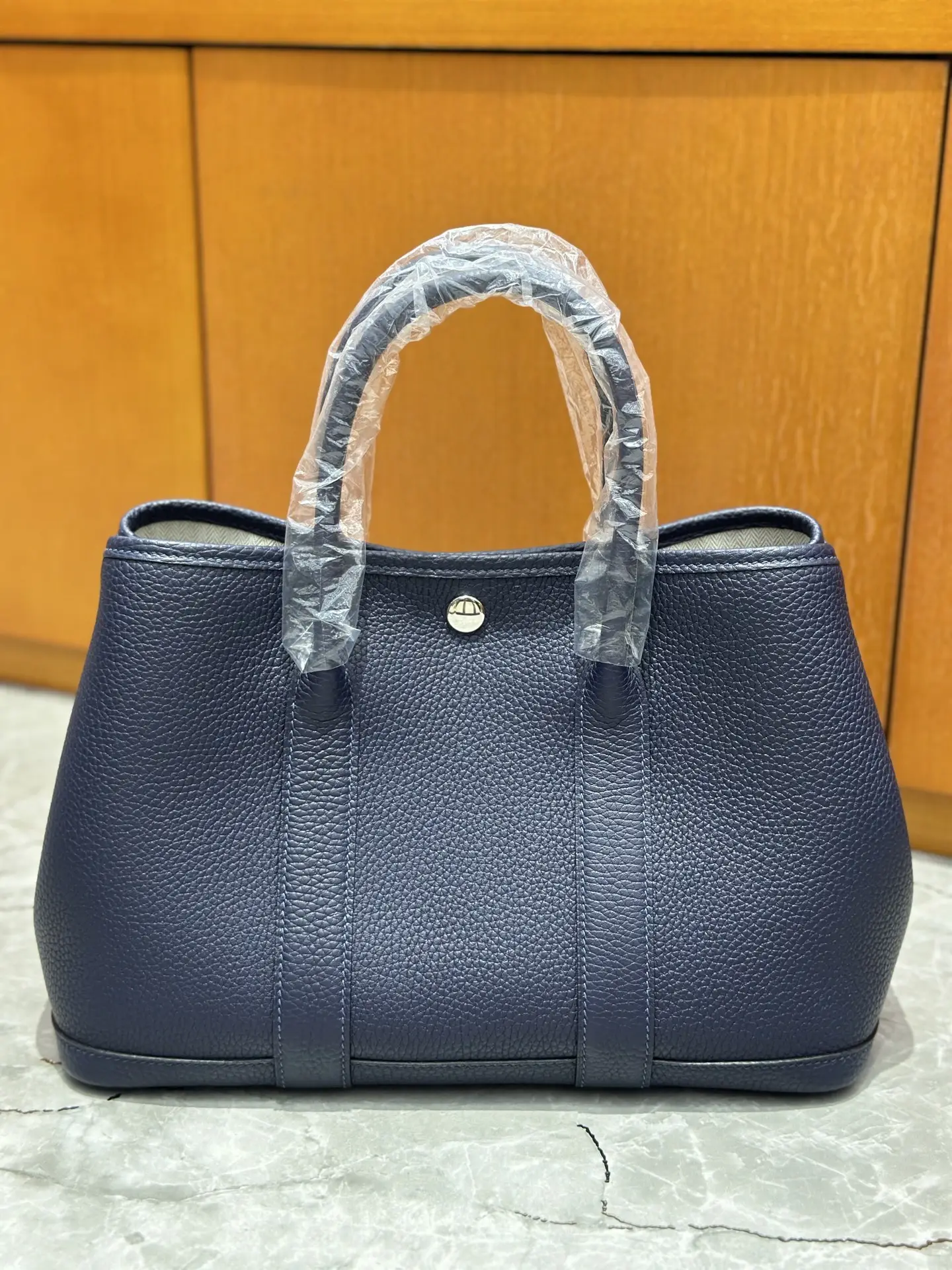 30cm
Garden bag full leather real shot ❤️ sapphire blue
Commuting out of the street is very suitable!! Full of height