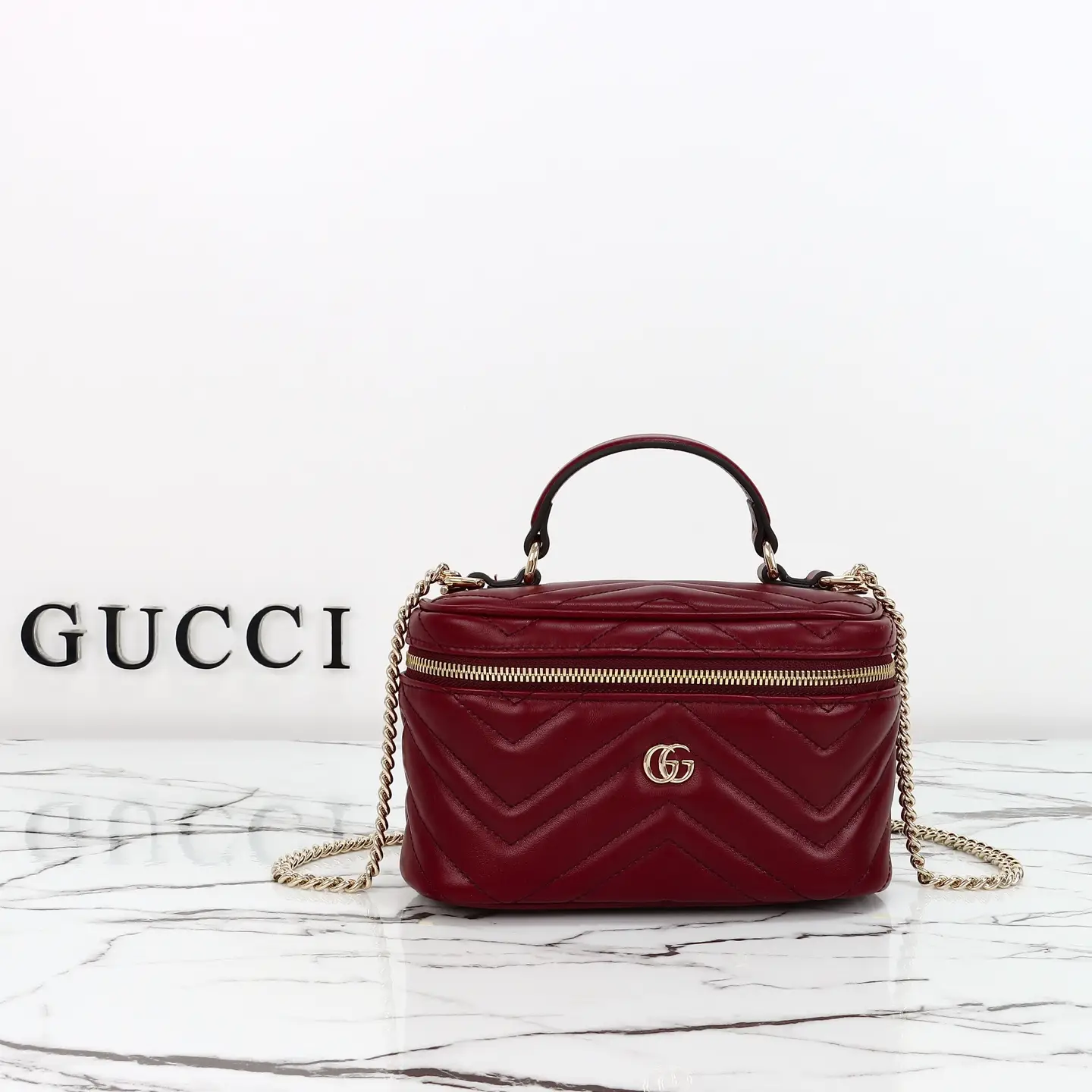 Gucci， Original leather, model number 837454 Red