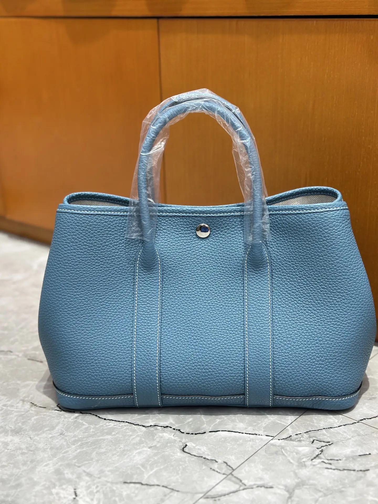 30cm
Garden bag full leather denim blue
Commuting out of the street is very suitable!! Full of high-end feeling