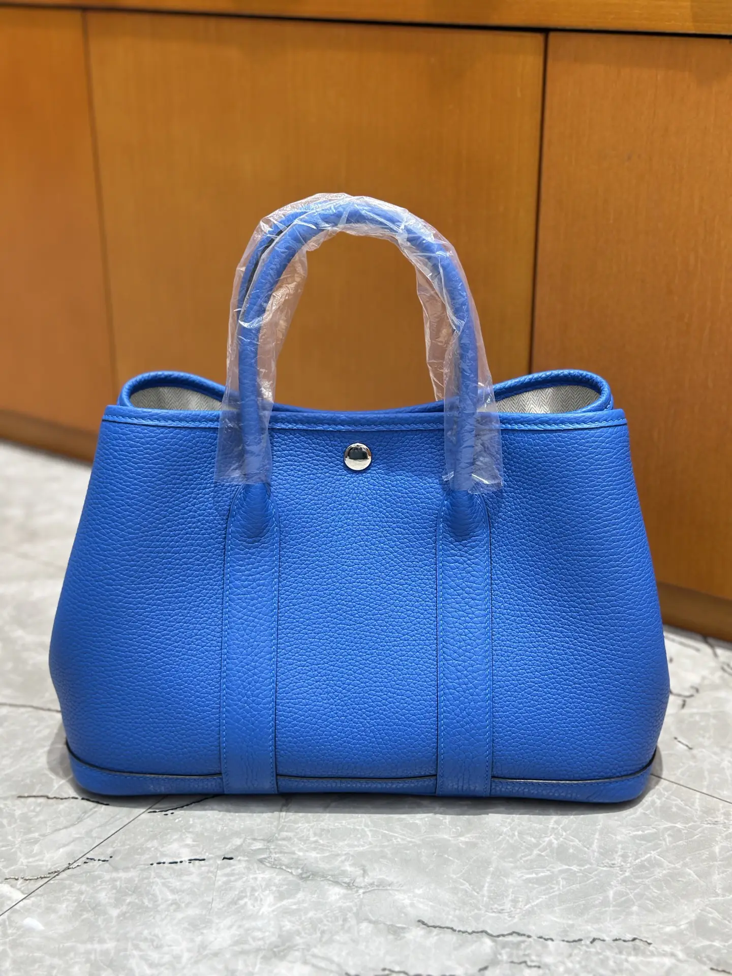 30cm
Garden bag full leather new color ❤️ Water Demon Blue
Commuting out of the street is very suitable!! full