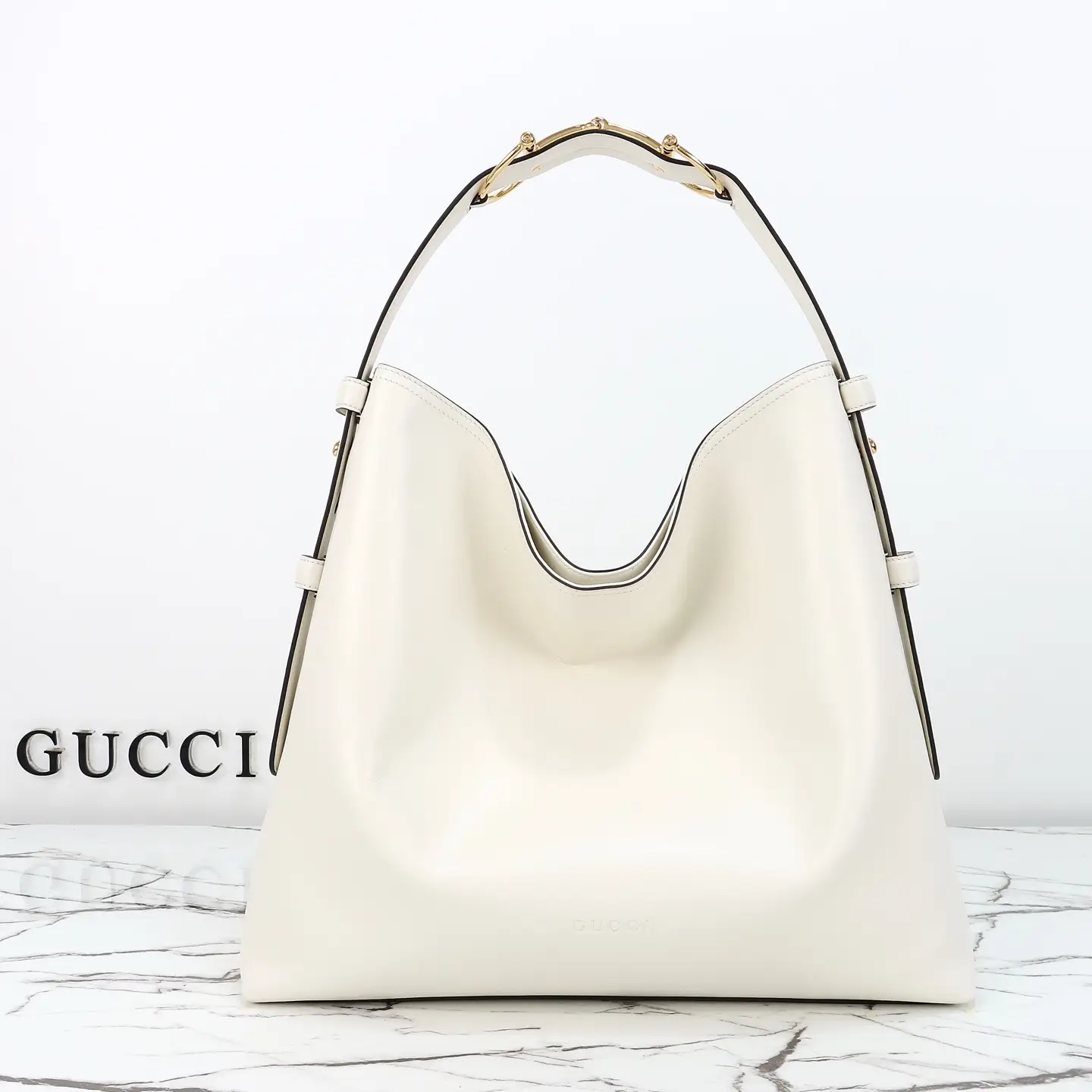 Gucci， Original leather, style 850546 white leather size: 40x wide