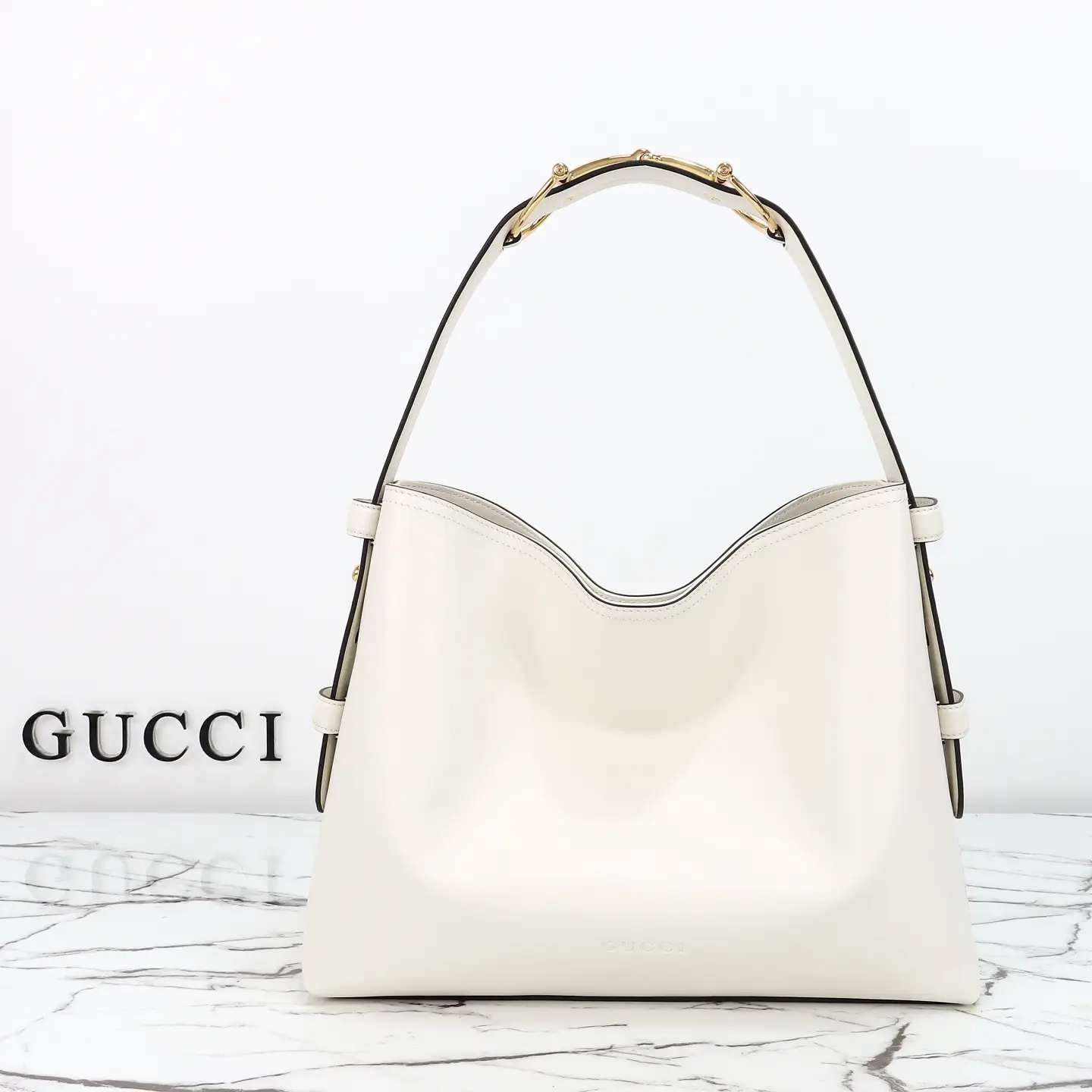 Gucci， Original leather, style 850926 white leather size: 35x wide