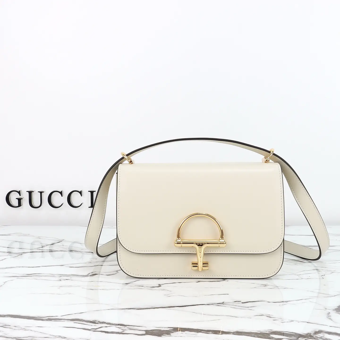 Gucci， Original leather, model number 846705, white leather size