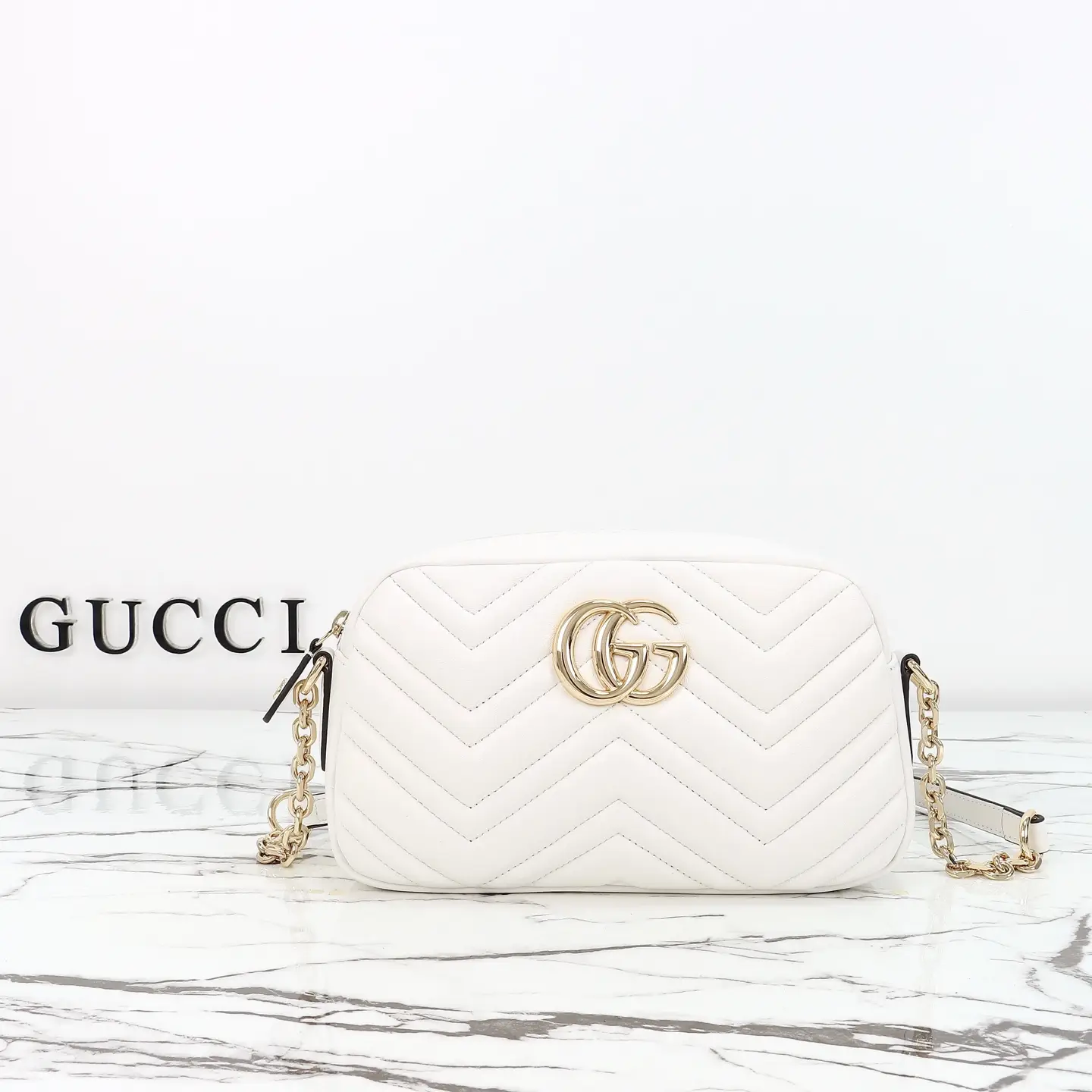 Gucci， Original leather, model number 855273, white leather size