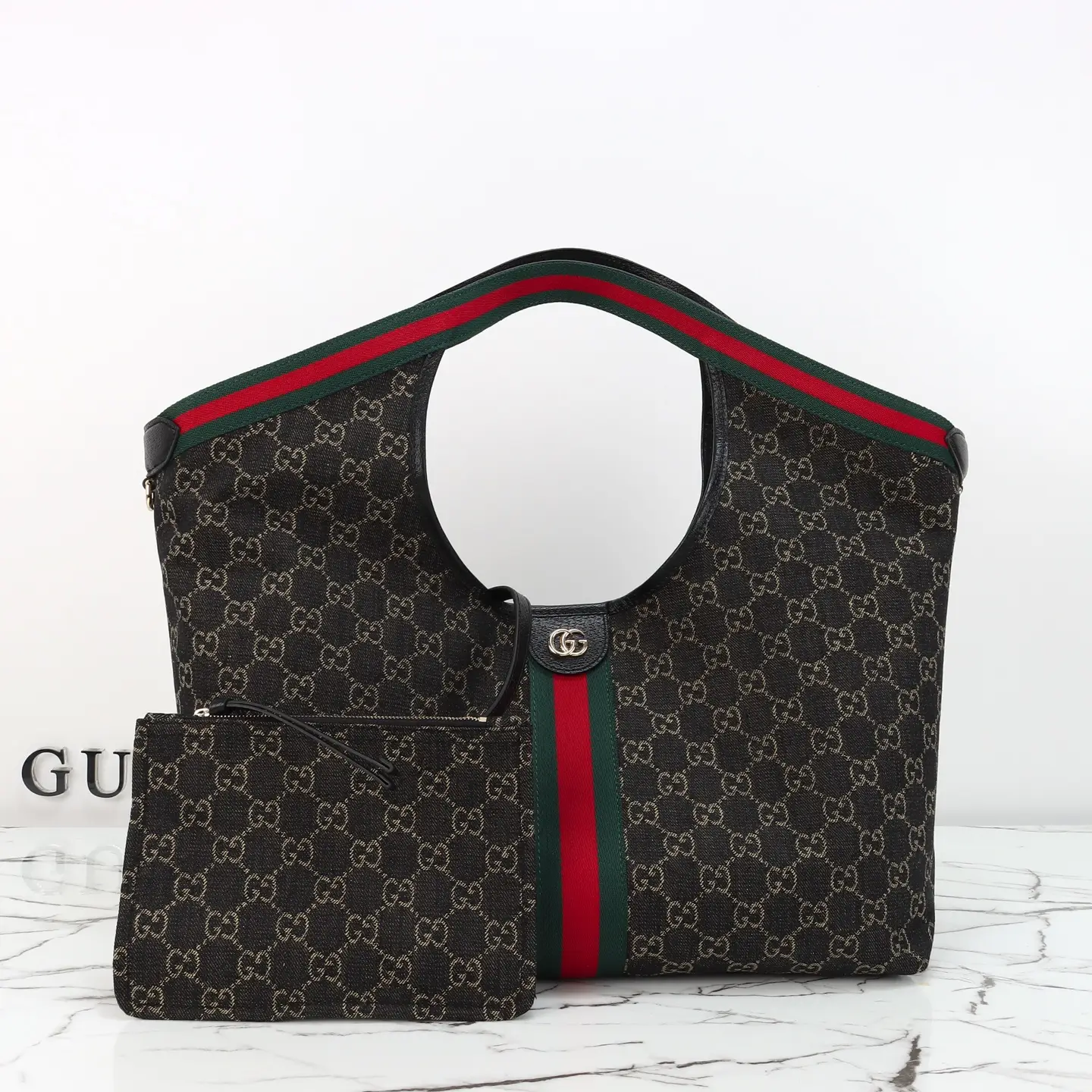 Gucci， Original leather, model number 853971 grams, fabric size