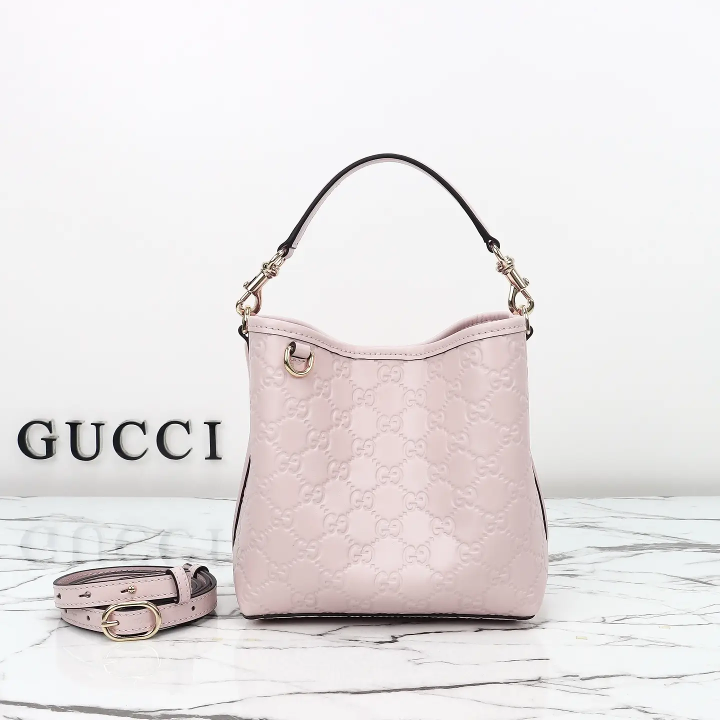 Gucci， Original leather, style 815118 light powder