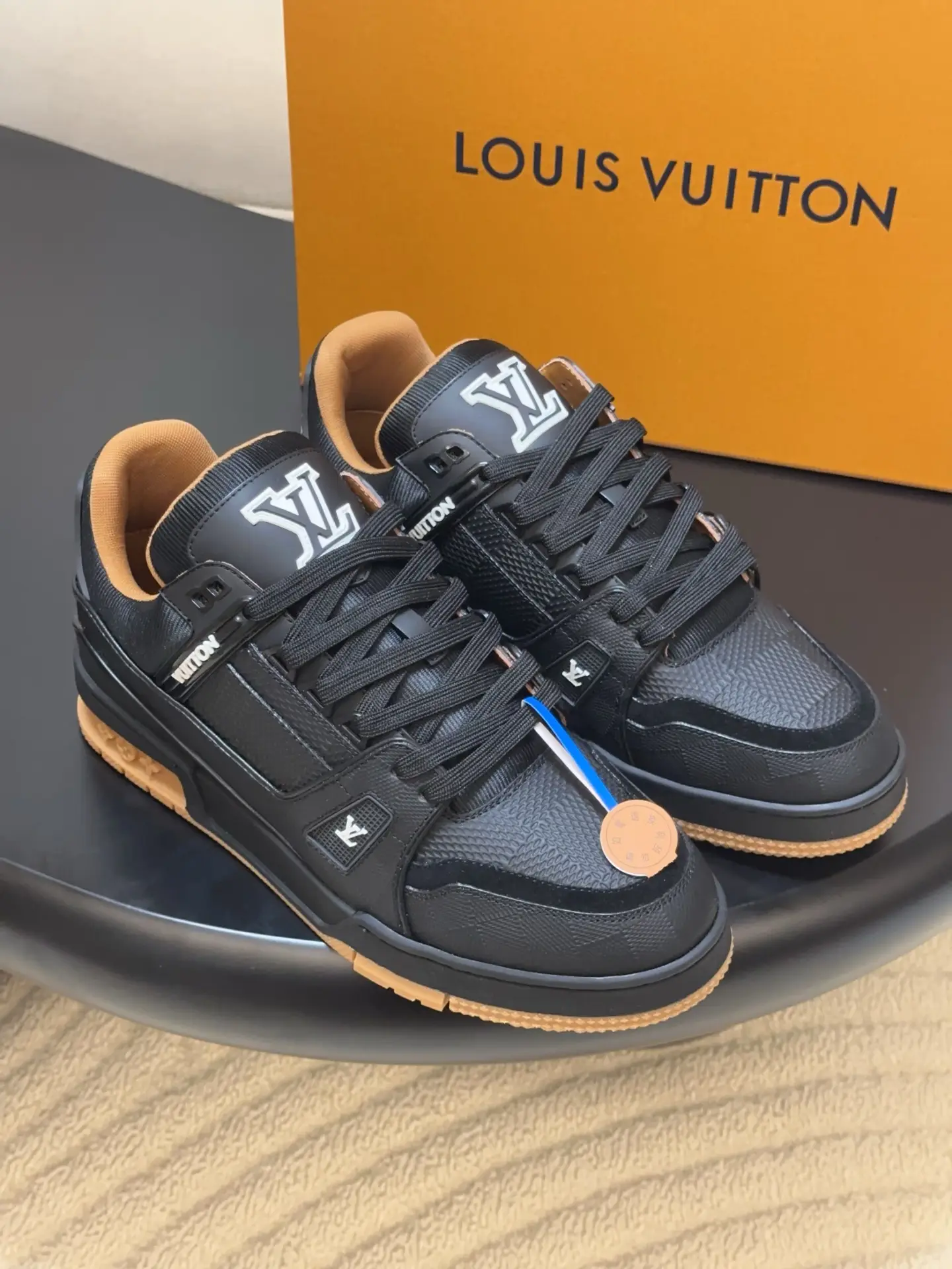 Produced by Dongguan Commodity Factory
——————————————
Louis V