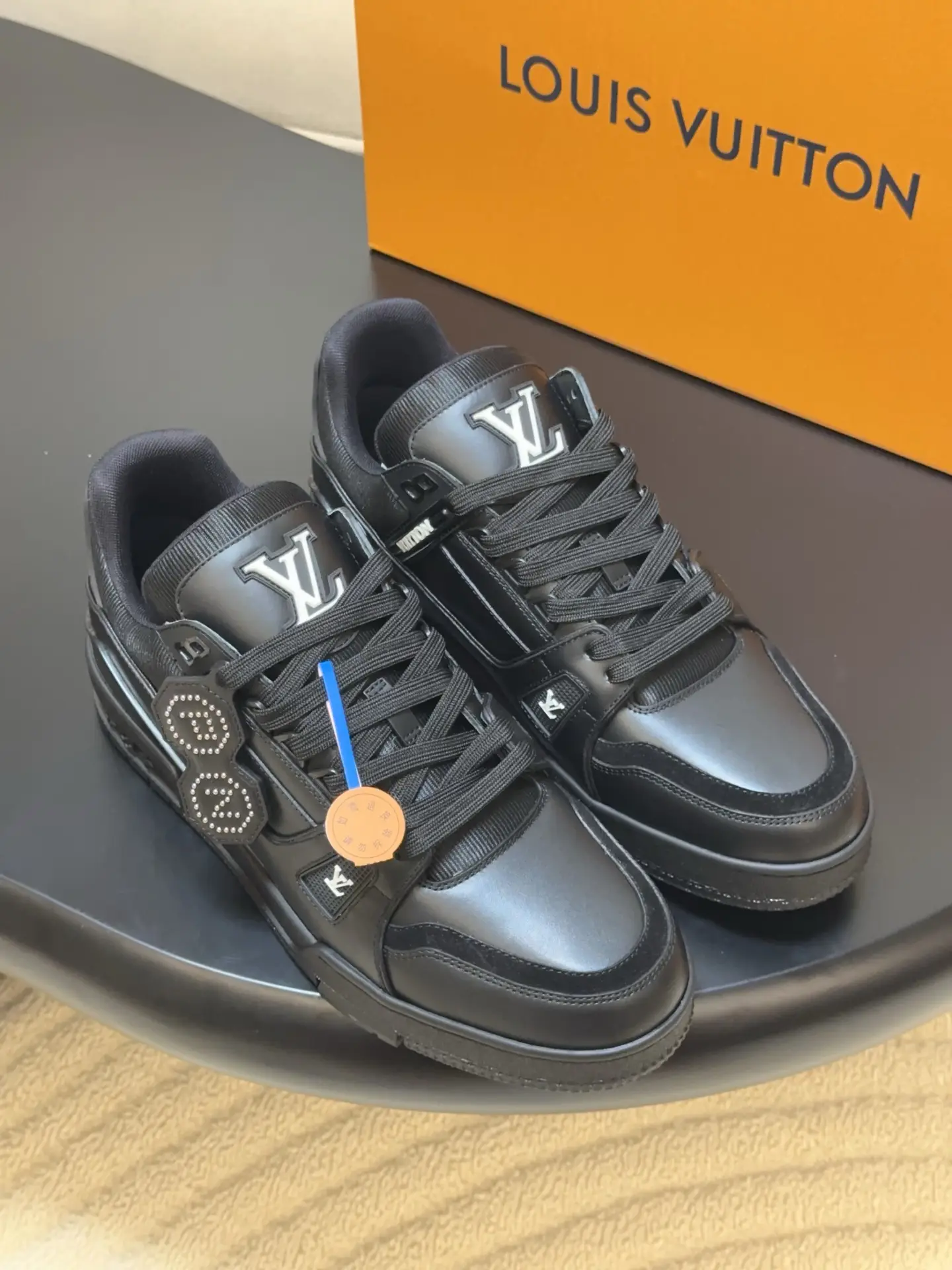 Produced by Dongguan Commodity Factory
——————————————
Louis V