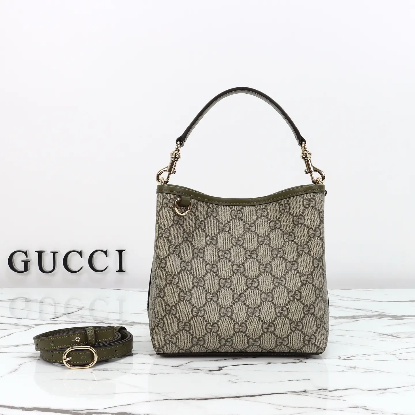 Gucci， Original leather, style 815118 apricot green