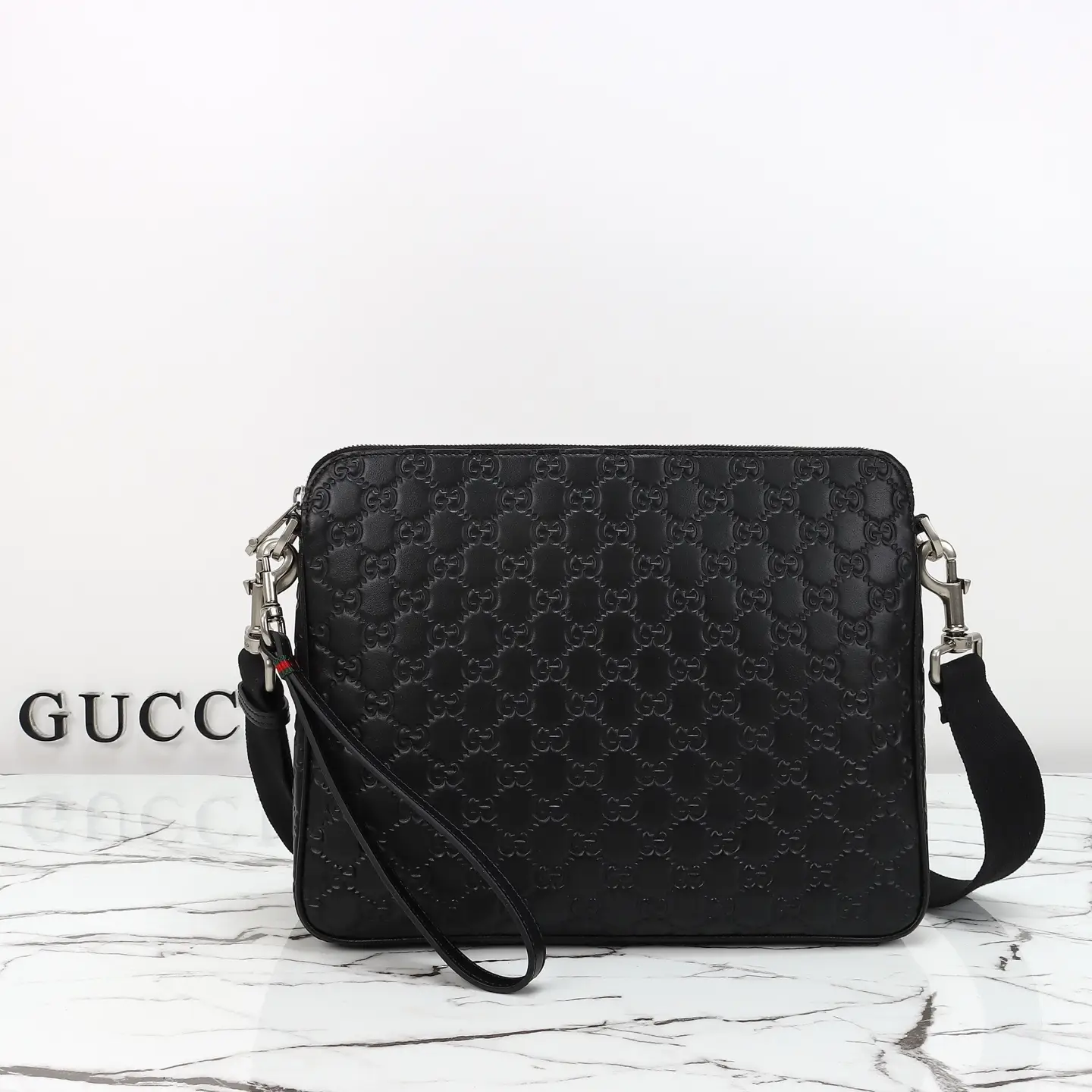 Gucci， Original leather, model number 850214 grams, compressed