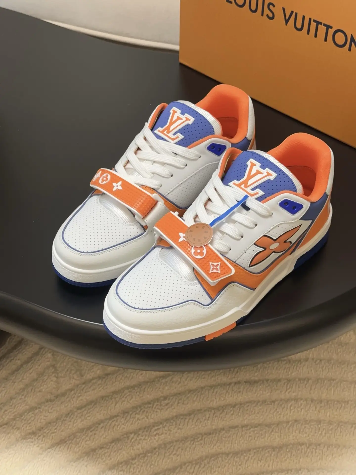 Produced by Dongguan Commodity Factory
——————————————
Louis V