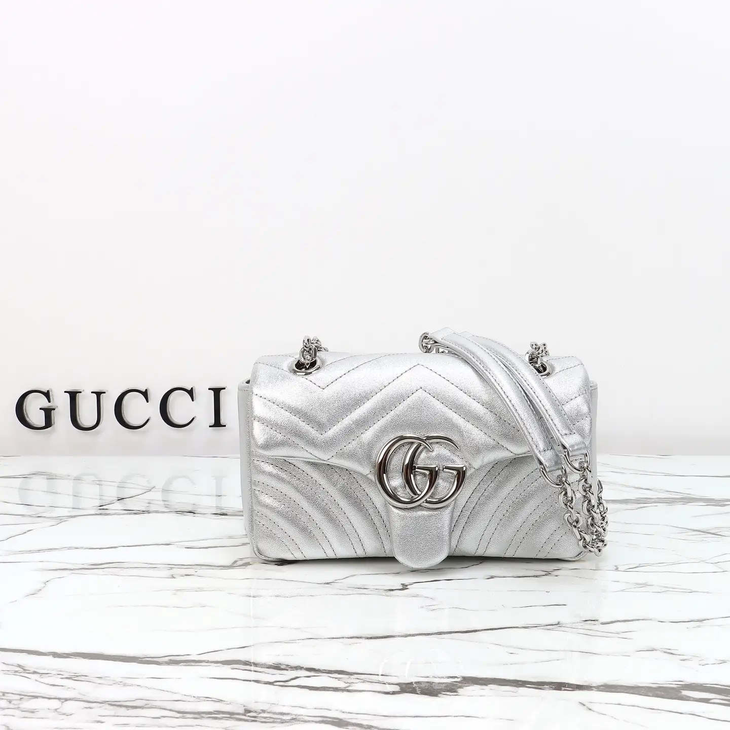 Gucci， Original leather, style 837280 silver size