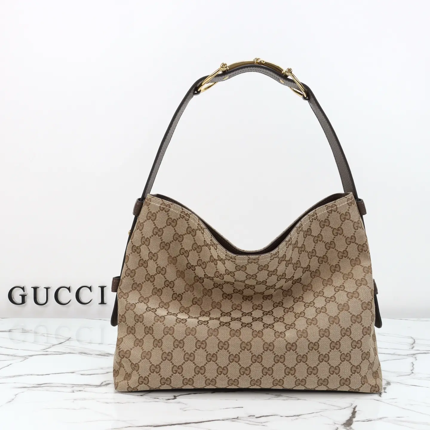 Gucci， Original leather, style 850926 apricot cloth size: 35x wide