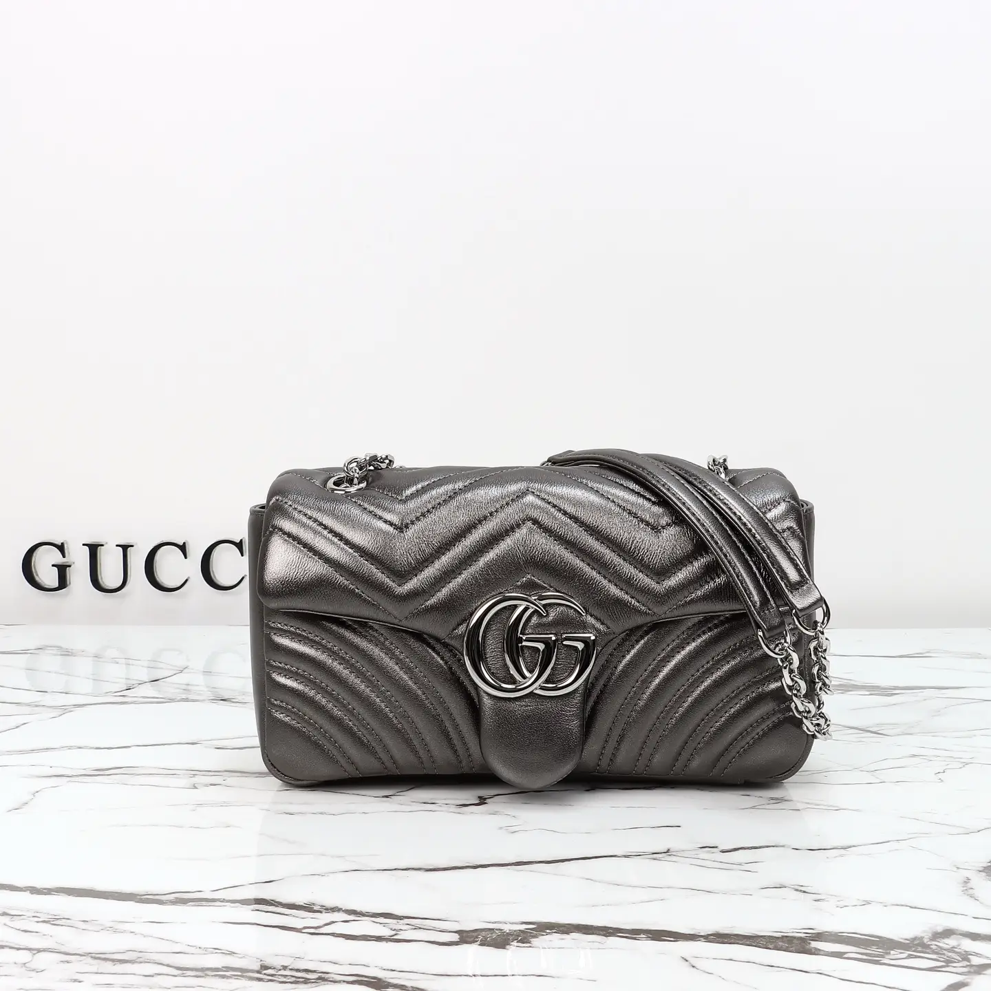 Gucci， Original leather, style 837267 dark gray/sheepskin