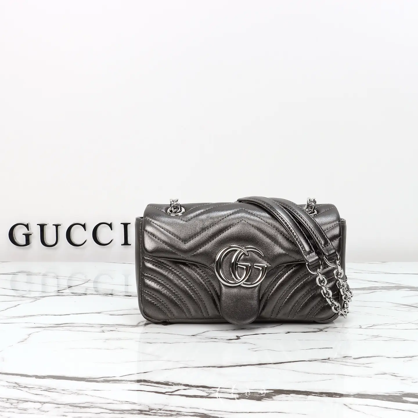 Gucci， Original leather, style 837280 dark gray/sheepskin