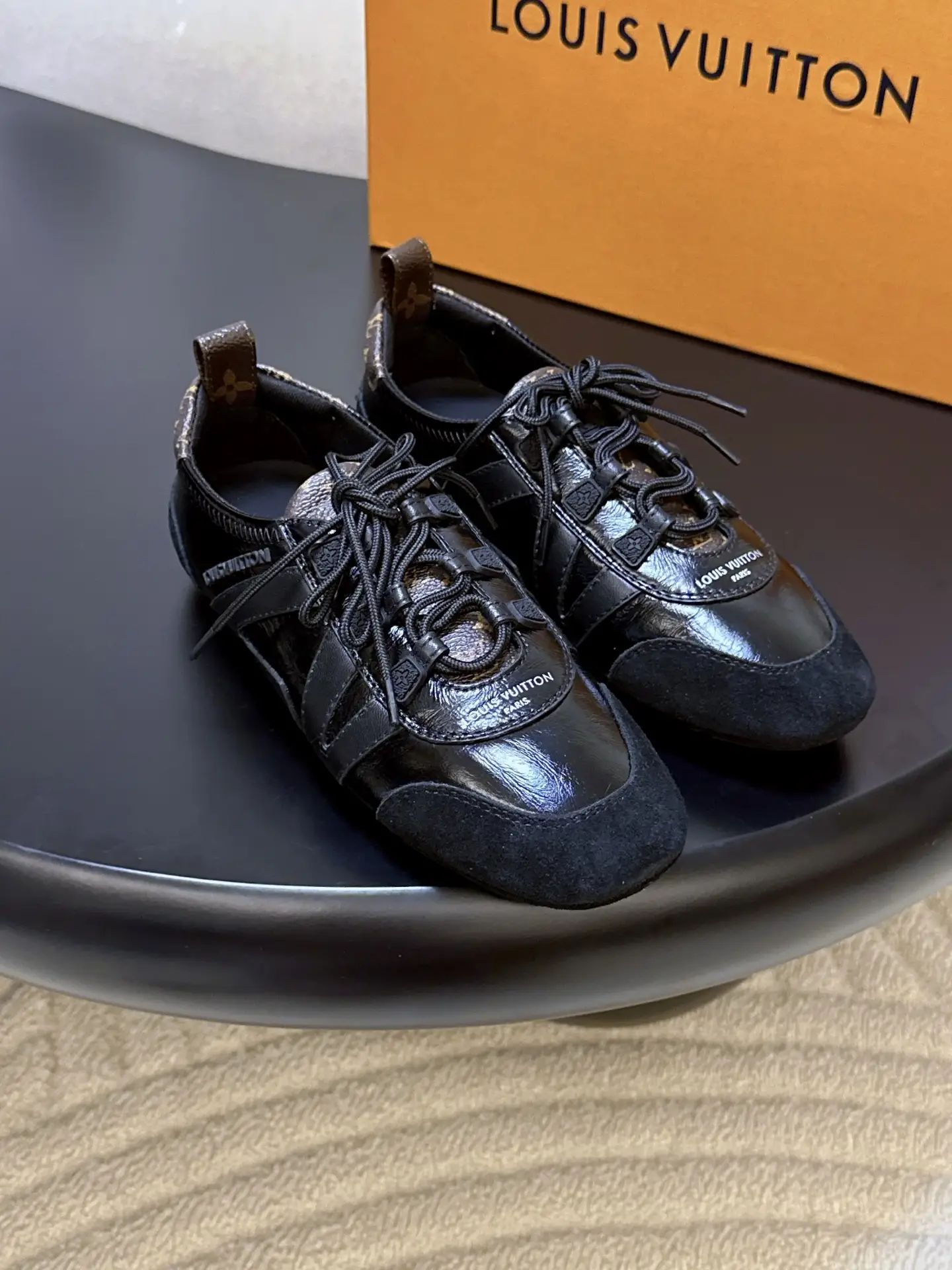 Produced by Dongguan Commodity Factory
——————————————
Louis V