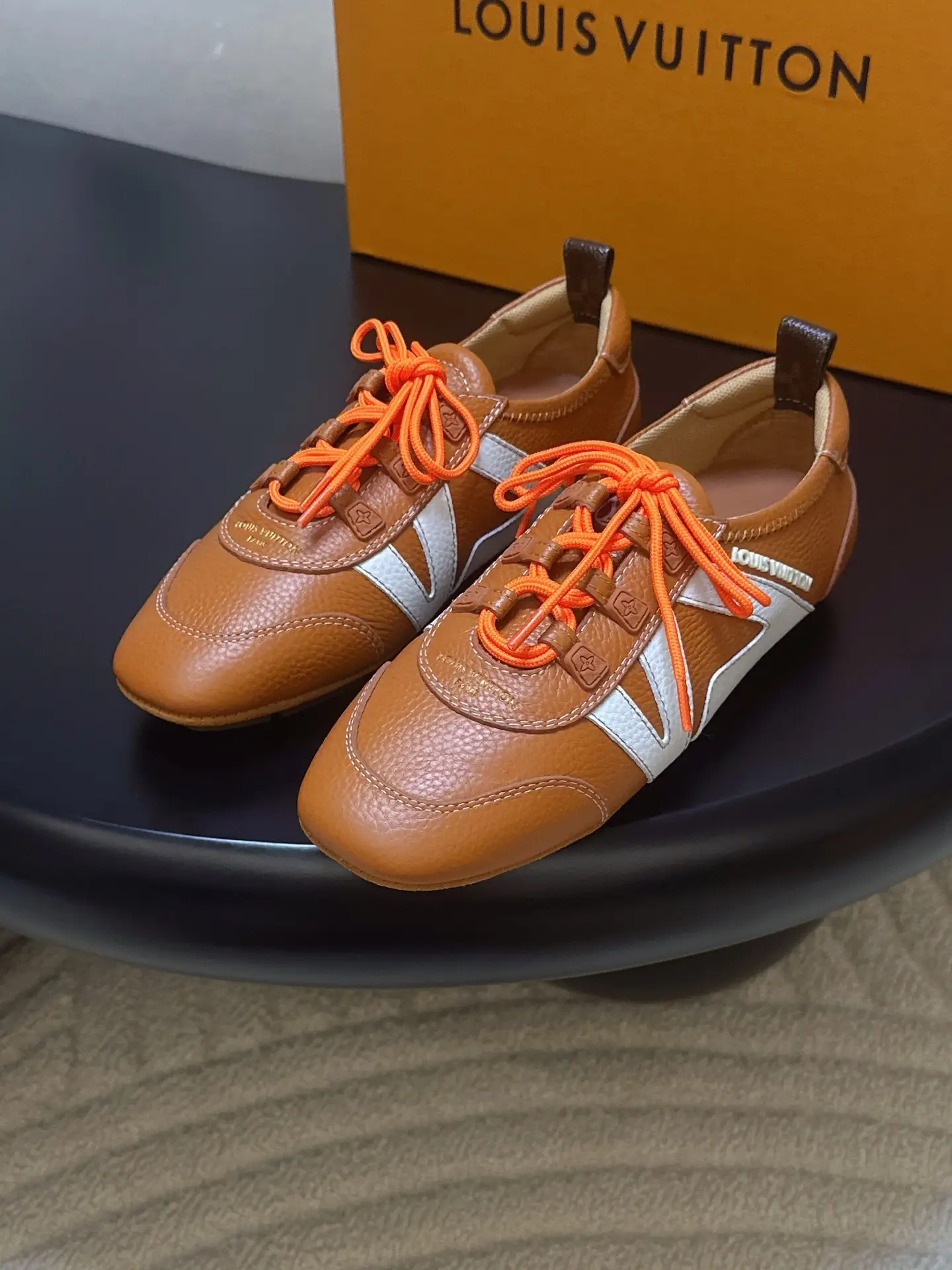 Produced by Dongguan Commodity Factory
——————————————
Louis V