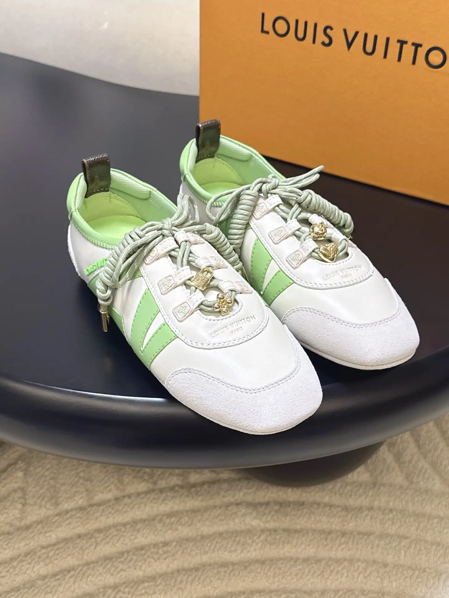 Produced by Dongguan Commodity Factory
——————————————
Louis V