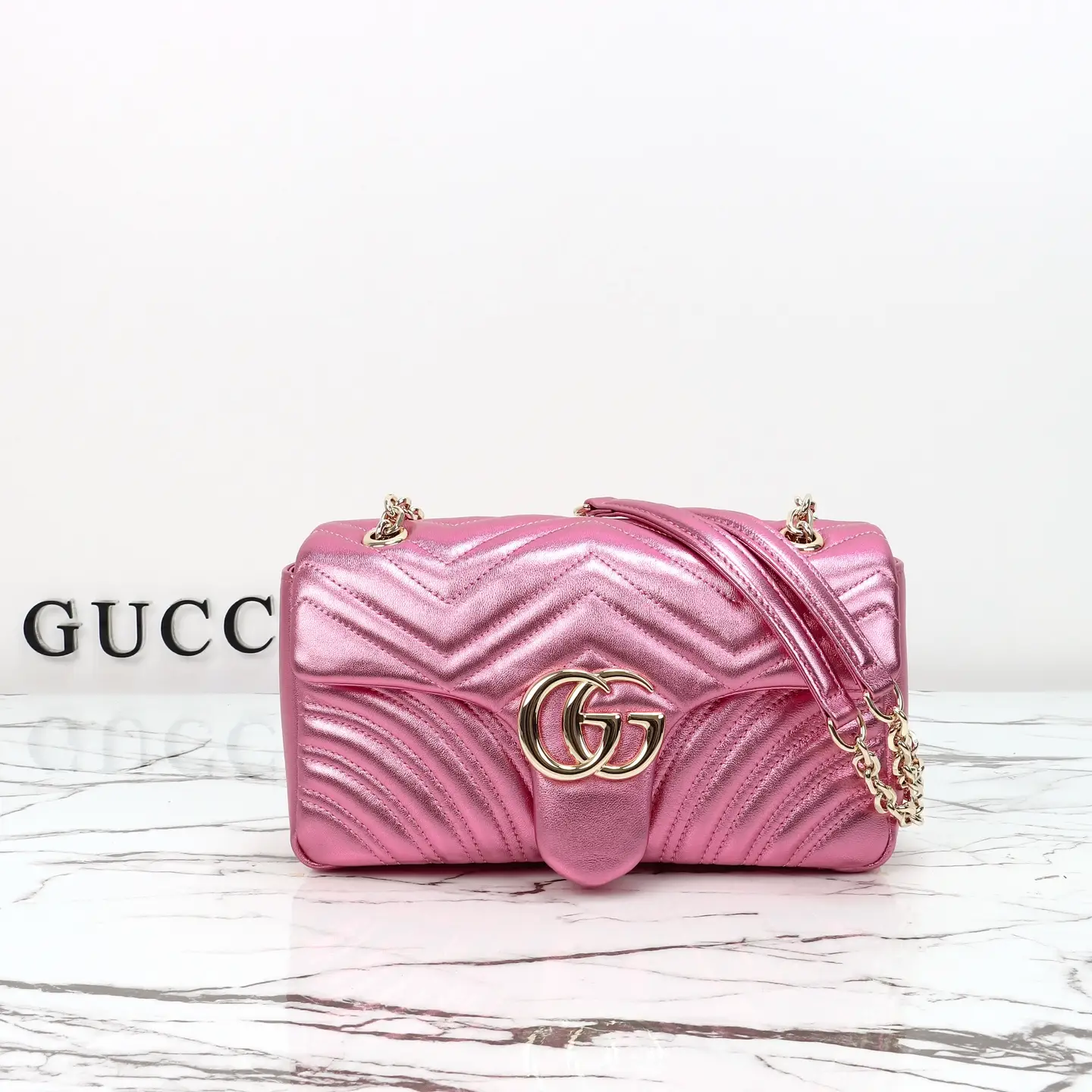 Gucci， Original leather, model number 837267 glossy powder