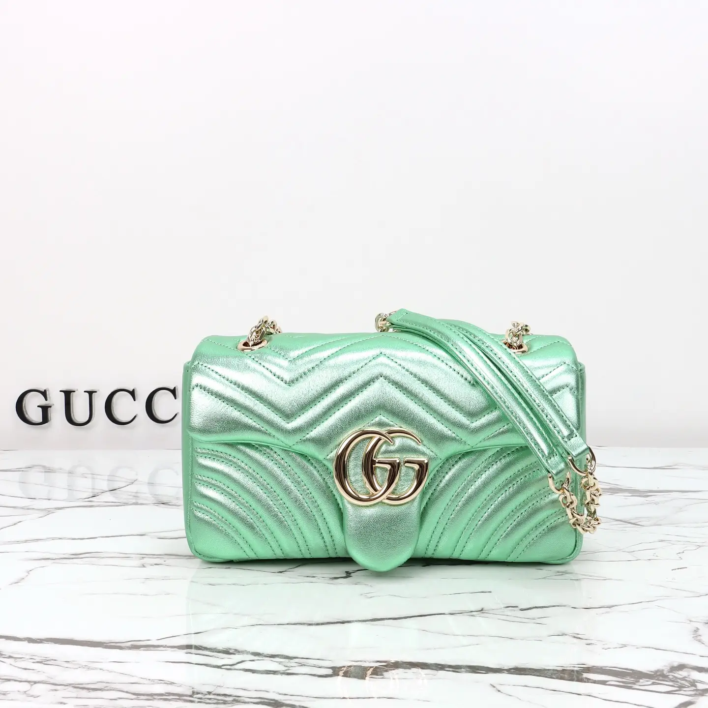 Gucci， Original leather, model number 837267, bright green