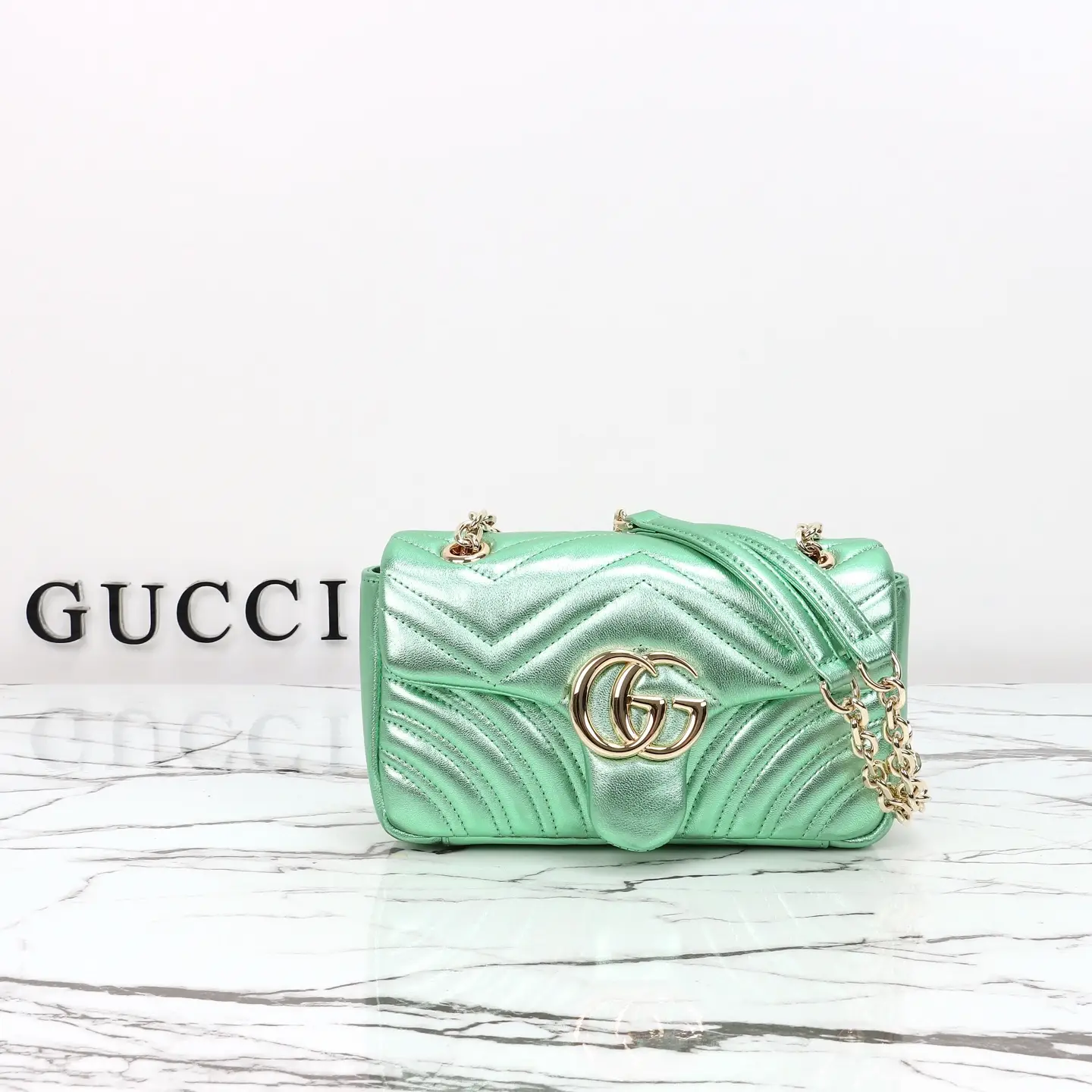 Gucci， Original leather, model number 837280, bright green