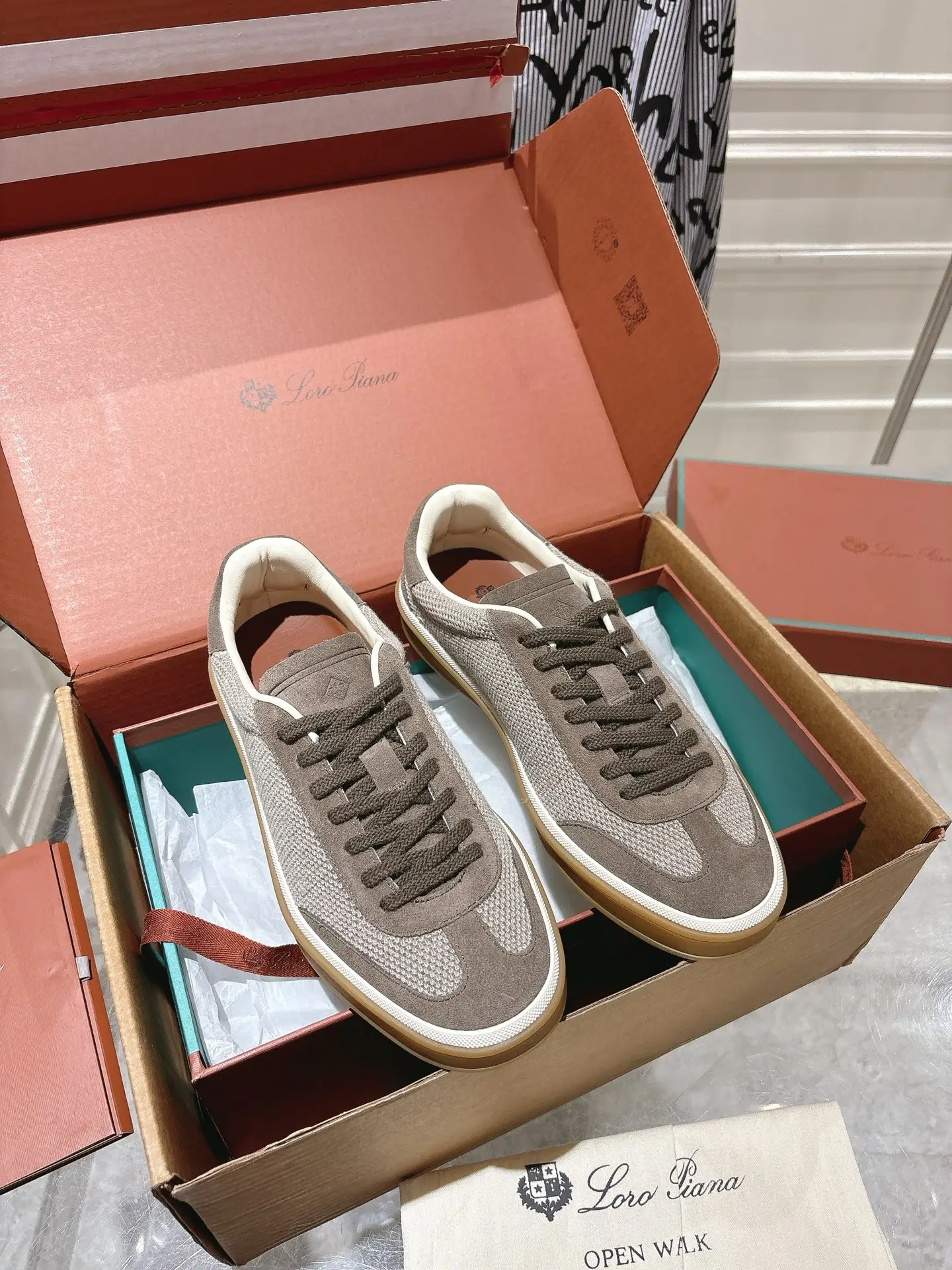 three hundred and twenty
Loropiana Tennis Walk