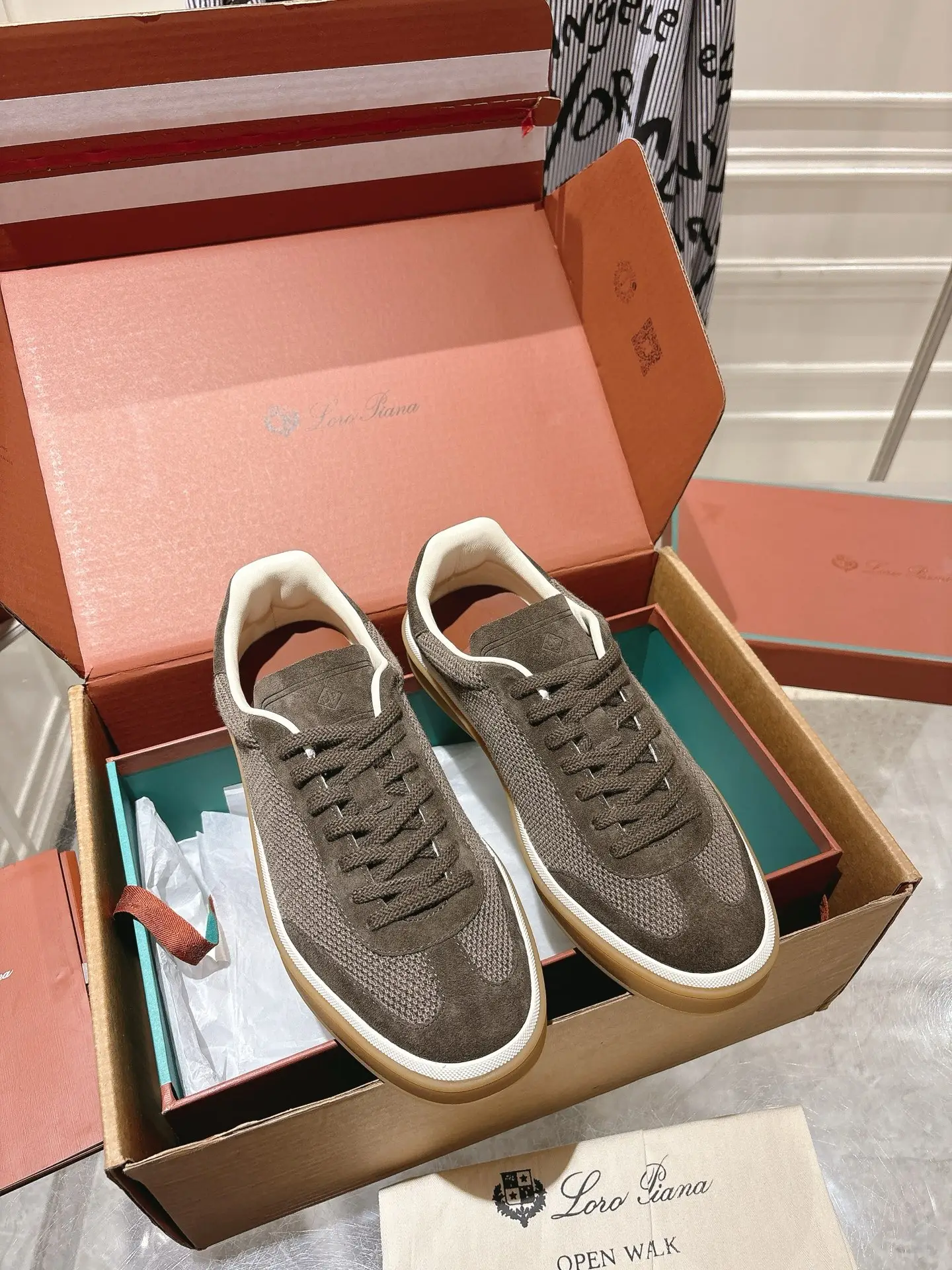 three hundred and twenty
Loropiana Tennis Walk