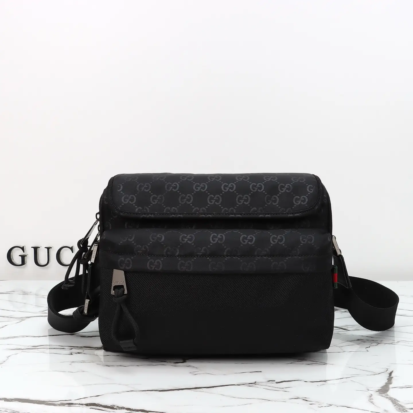 Gucci， Original leather, style 816820 grams, fabric size