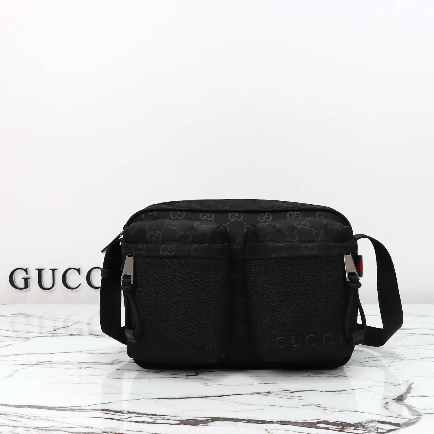 Gucci， Original leather, model number 834475 grams, fabric size