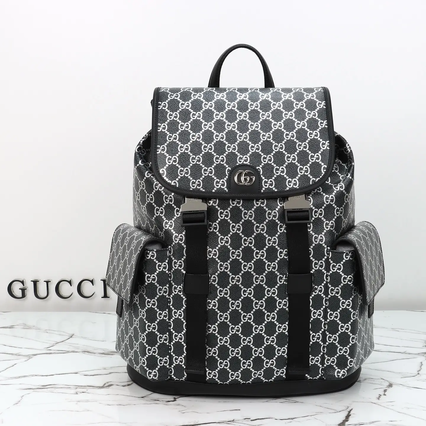 Gucci， Original leather, style 839110g silver size: 35x wide