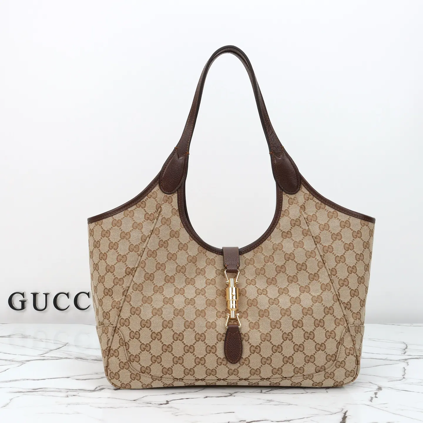 Gucci， Original leather, style 866645 Apricot cloth size: 35x wide