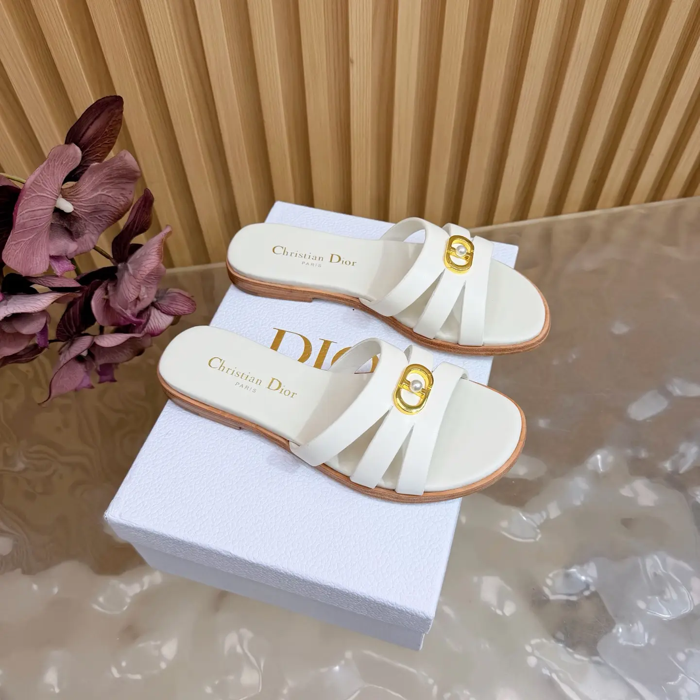 DIOR 2026 Spring/Summer New Product D-Button Hardware Slippers High Heels
——