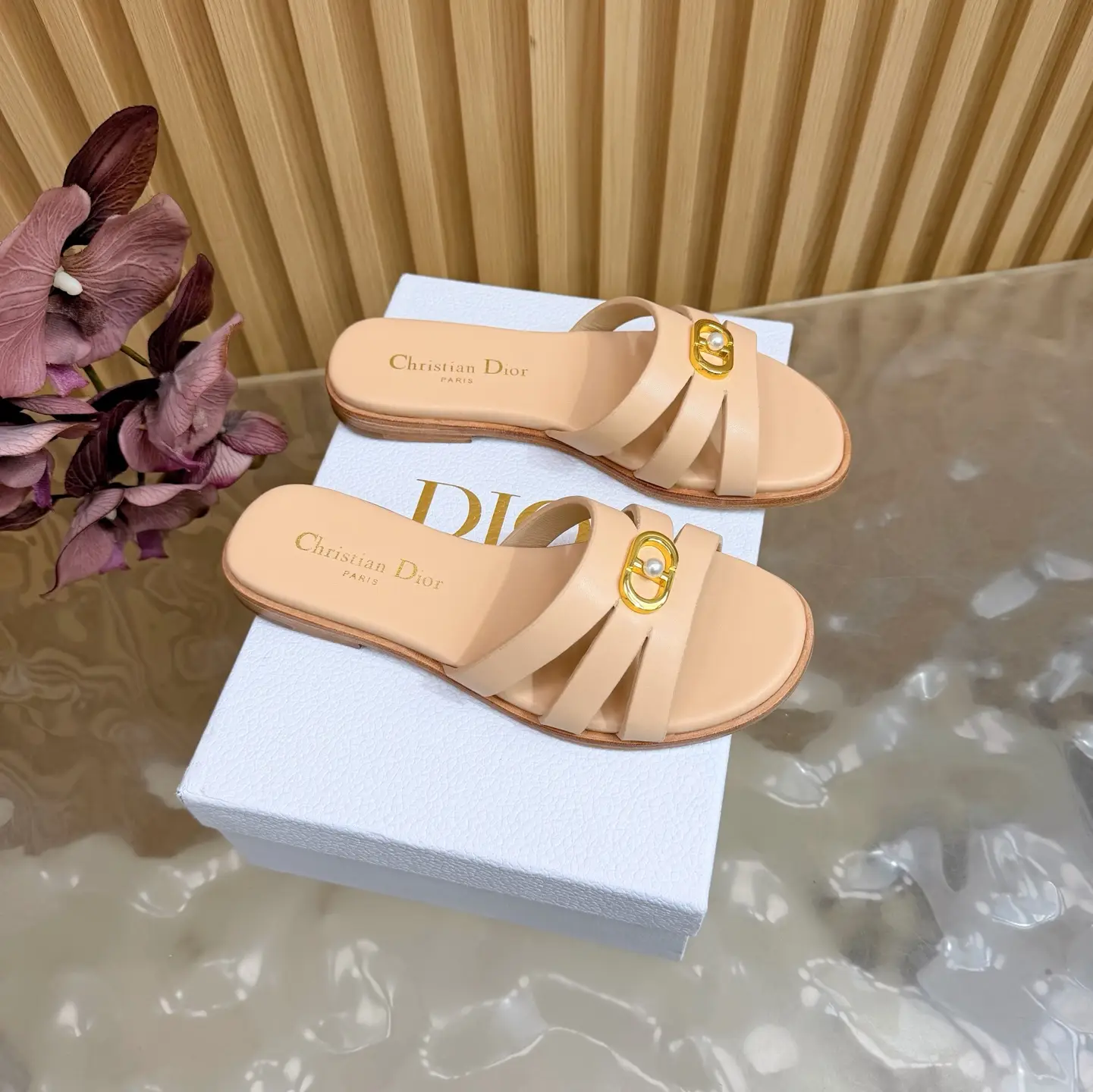 DIOR 2026 Spring/Summer New Product D-Button Hardware Slippers High Heels
——