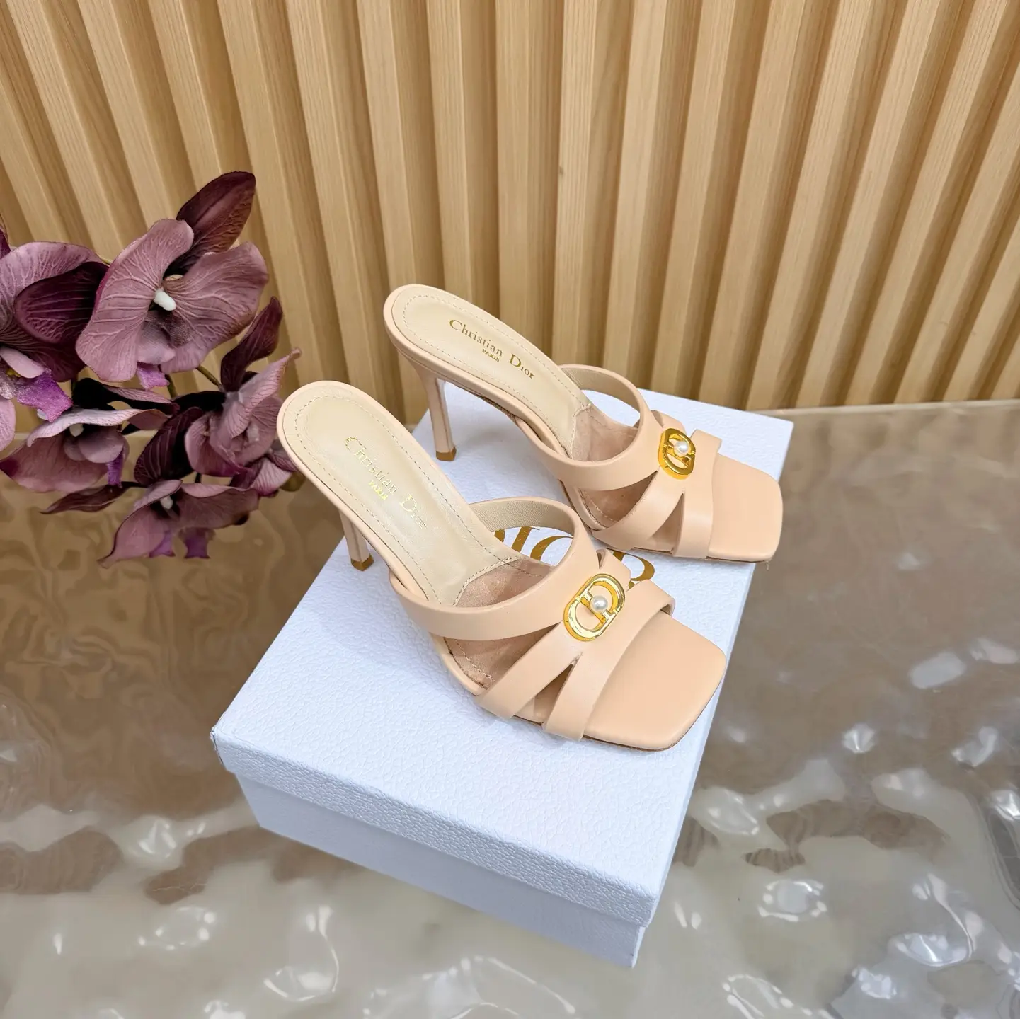DIOR 2026 Spring/Summer New Product D-Button Hardware Slippers High Heels
——